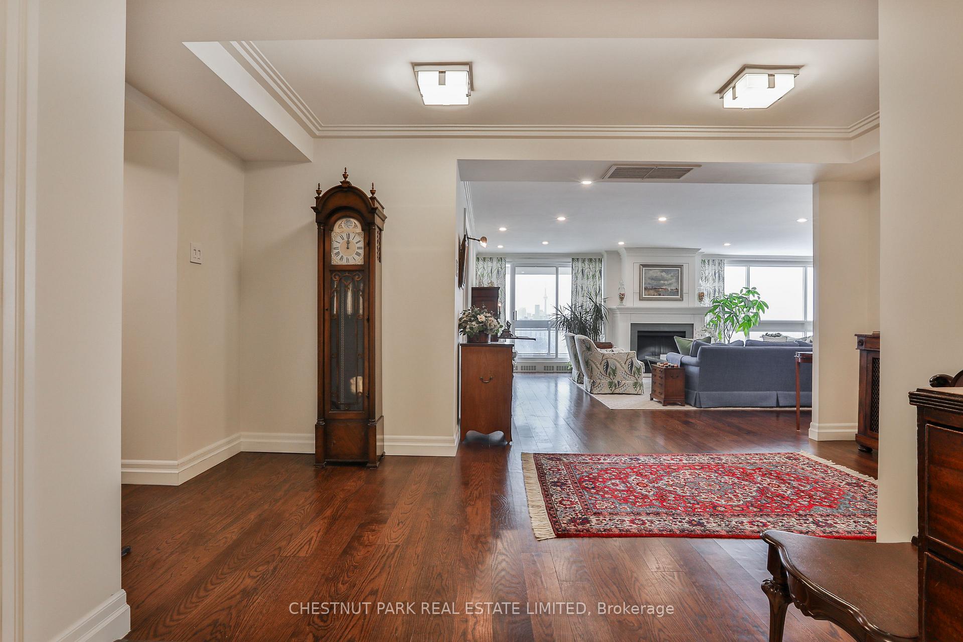 Photo 3 of Unit 1101, 61 St Clair Avenue W, Toronto, Yonge-St. Clair — HOMEH