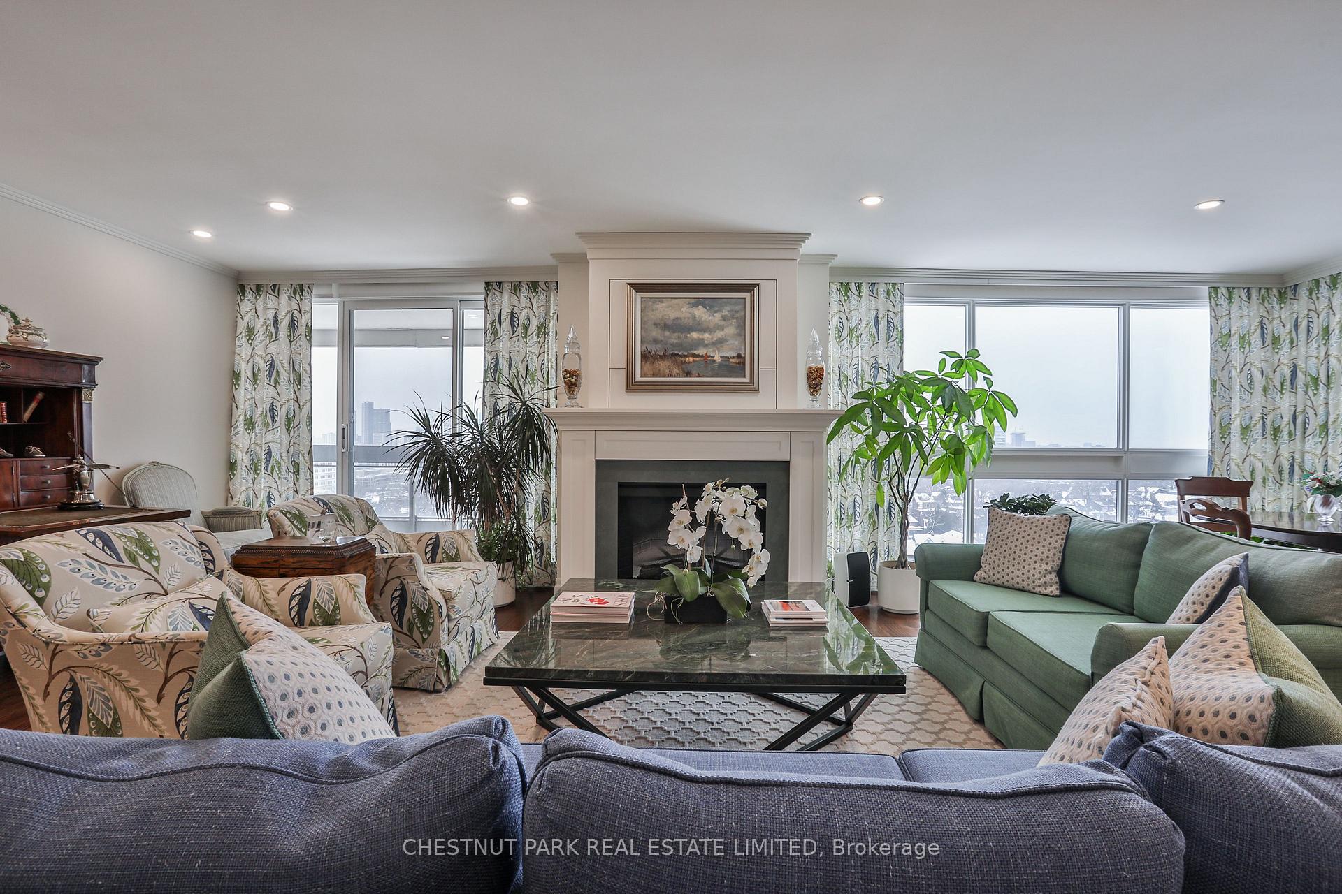 Photo 6 of Unit 1101, 61 St Clair Avenue W, Toronto, Yonge-St. Clair — HOMEH