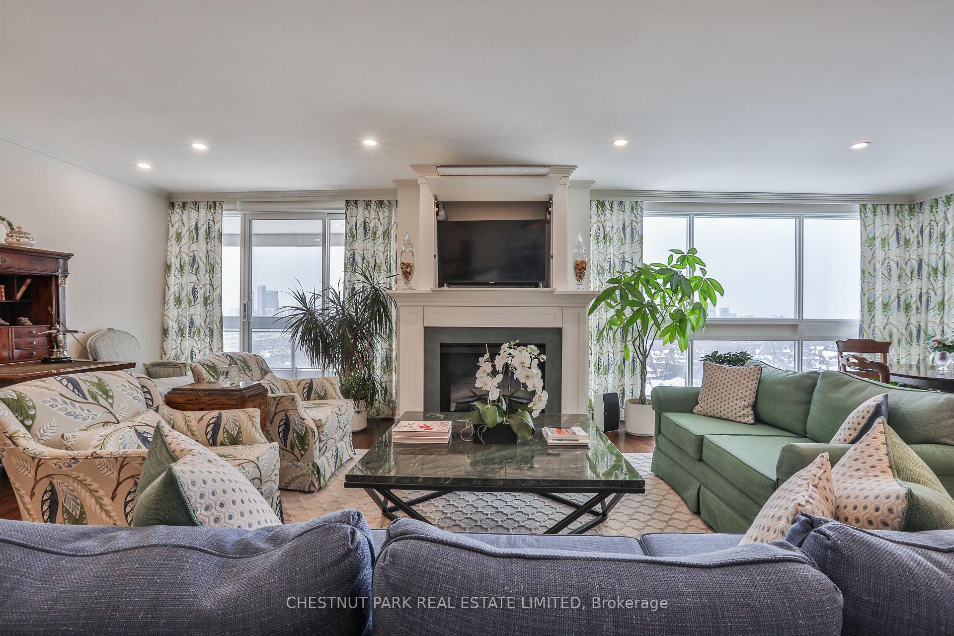 Photo 7 of Unit 1101, 61 St Clair Avenue W, Toronto, Yonge-St. Clair — HOMEH