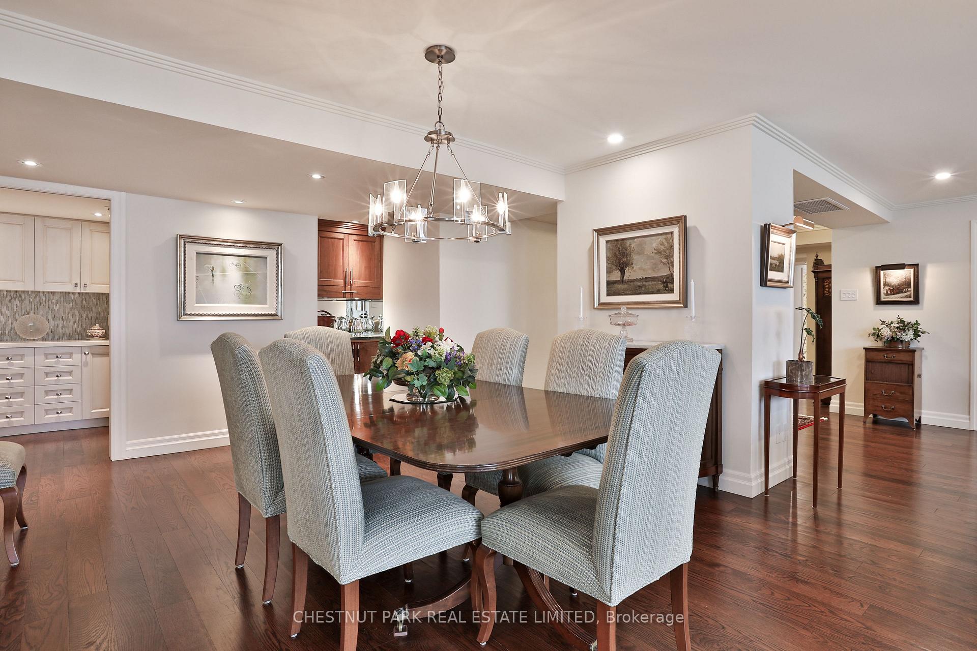 Photo 12 of Unit 1101, 61 St Clair Avenue W, Toronto, Yonge-St. Clair — HOMEH