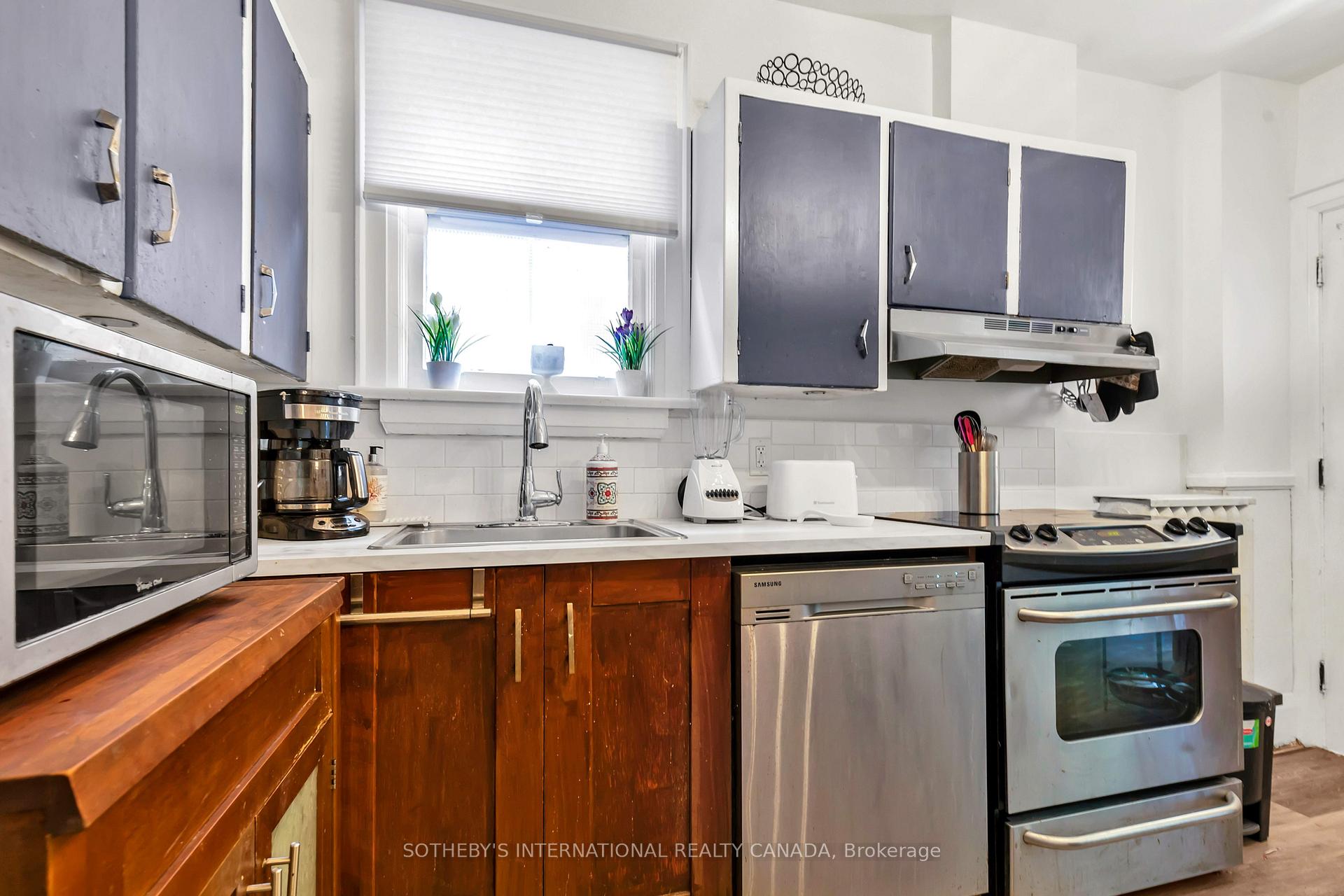 Photo 11 of 36 Hadley Road, Toronto, Mount Pleasant East — HOMEH