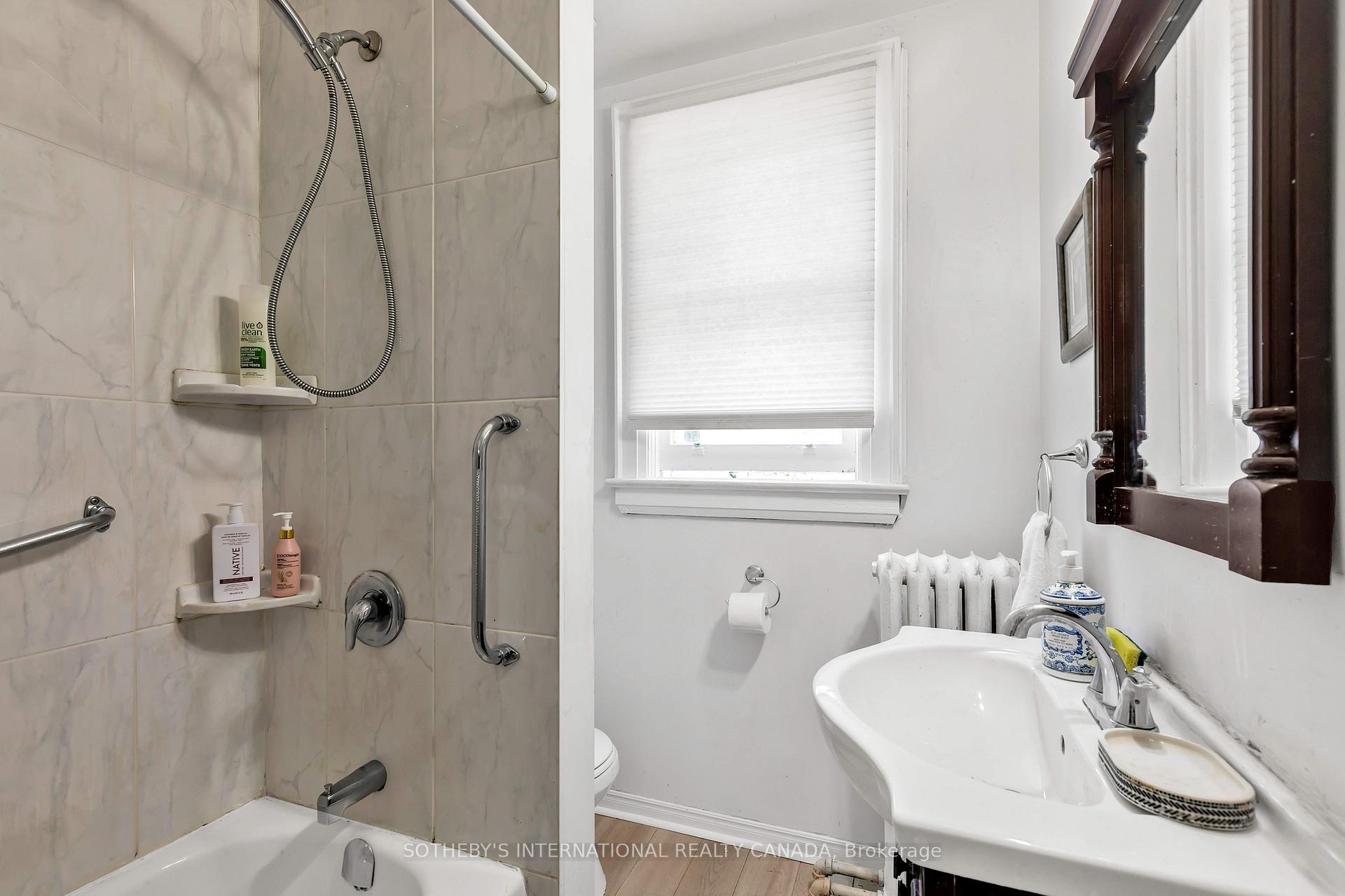 Photo 24 of 36 Hadley Road, Toronto, Mount Pleasant East — HOMEH