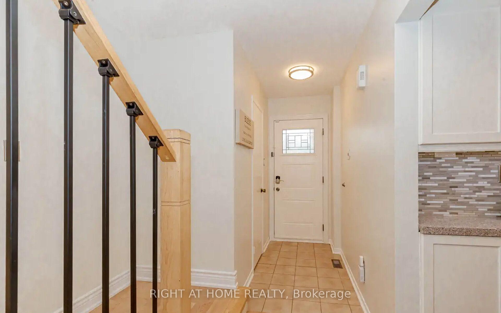 Photo 7 of 1444 Prince John Circle, Oakville, Clearview — HOMEH