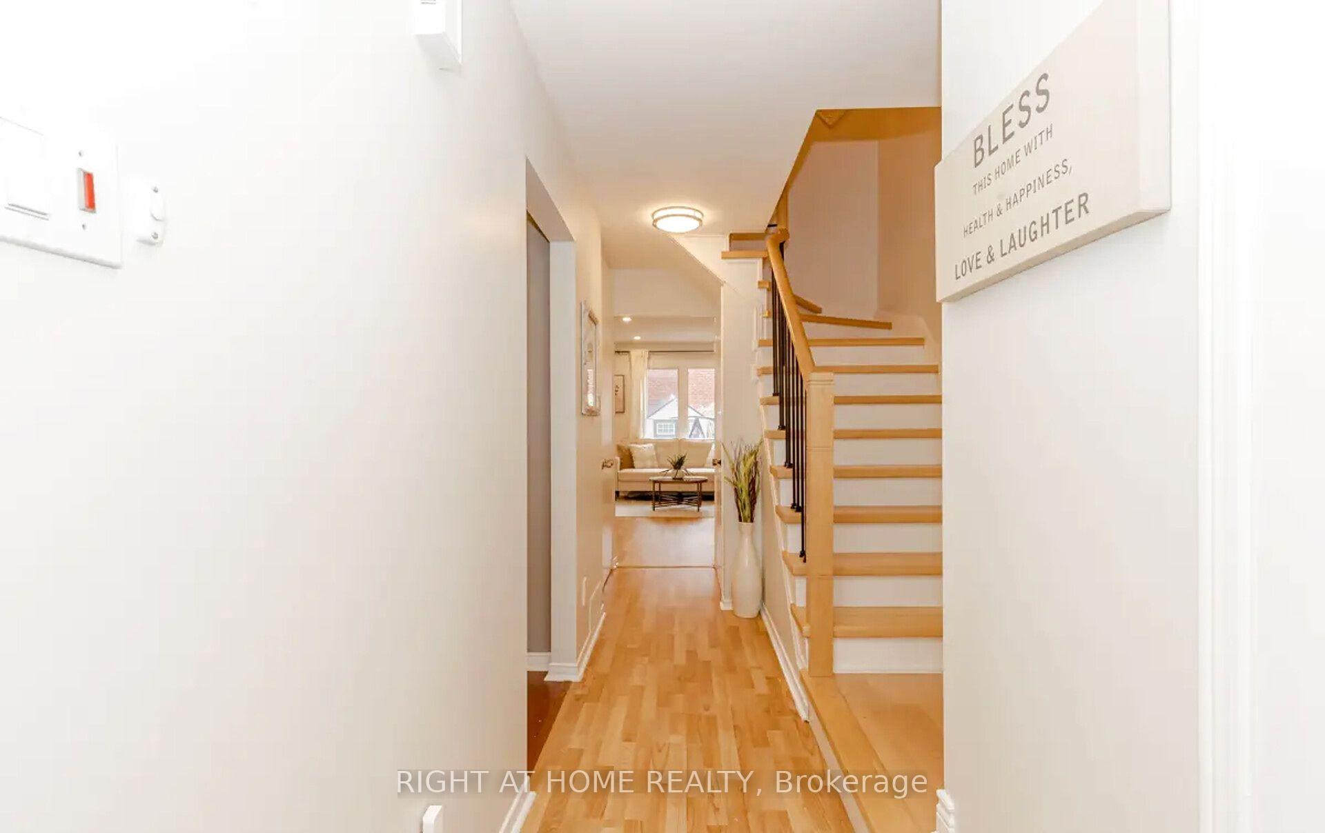 Photo 8 of 1444 Prince John Circle, Oakville, Clearview — HOMEH