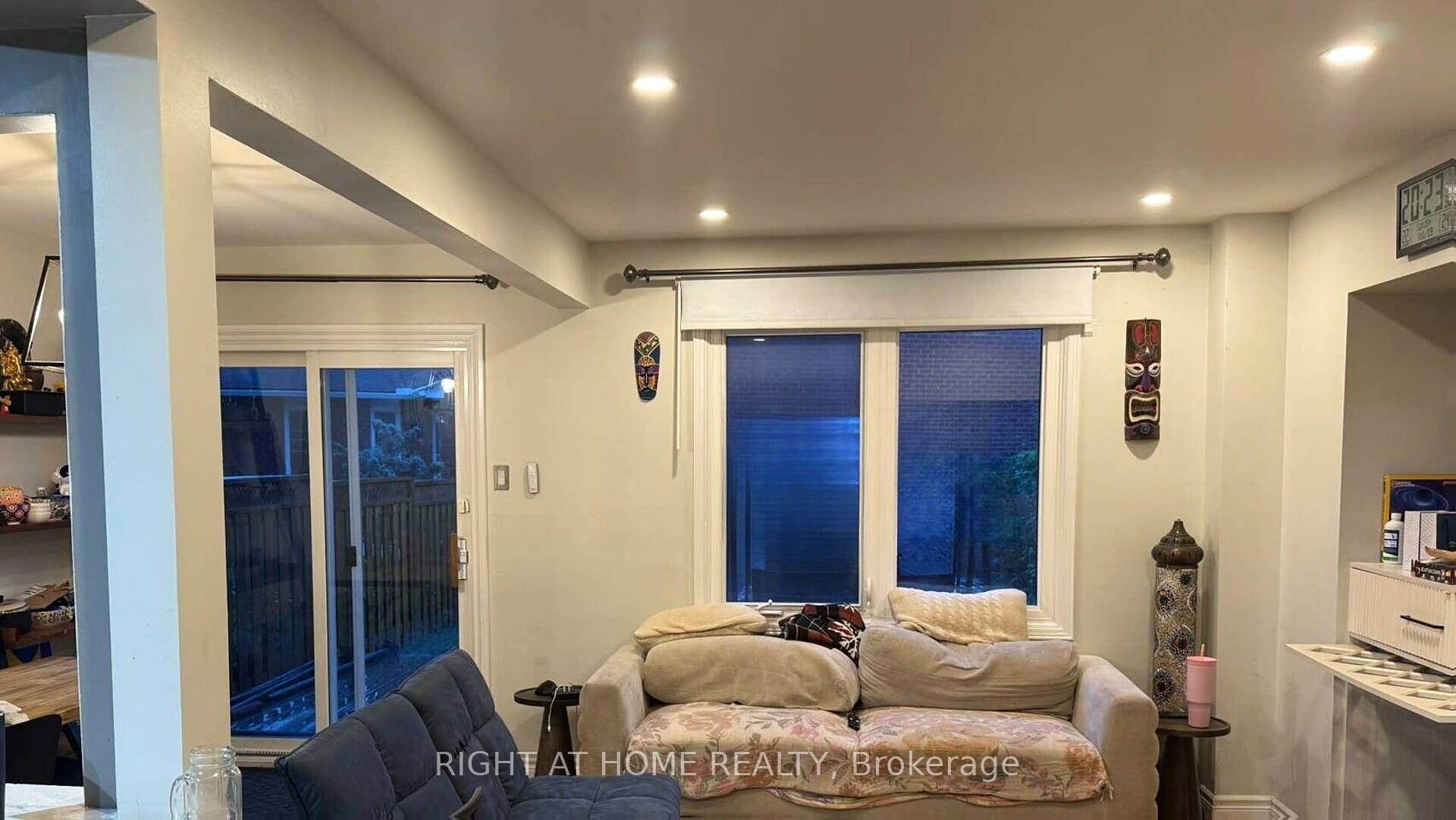 Photo 16 of 1444 Prince John Circle, Oakville, Clearview — HOMEH