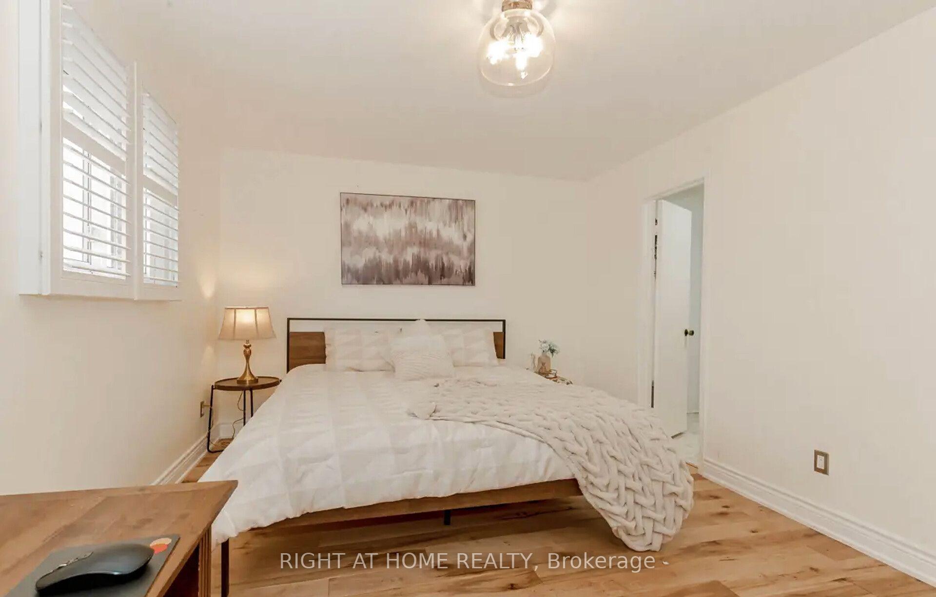 Photo 17 of 1444 Prince John Circle, Oakville, Clearview — HOMEH