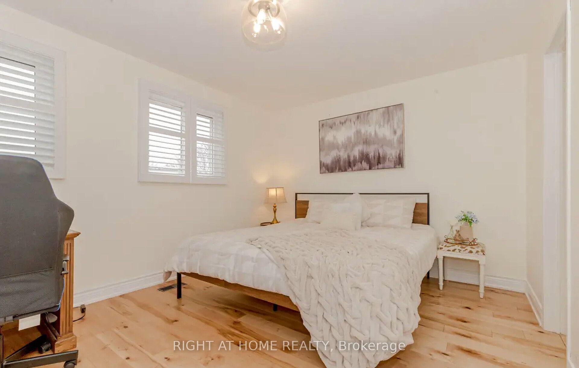 Photo 19 of 1444 Prince John Circle, Oakville, Clearview — HOMEH