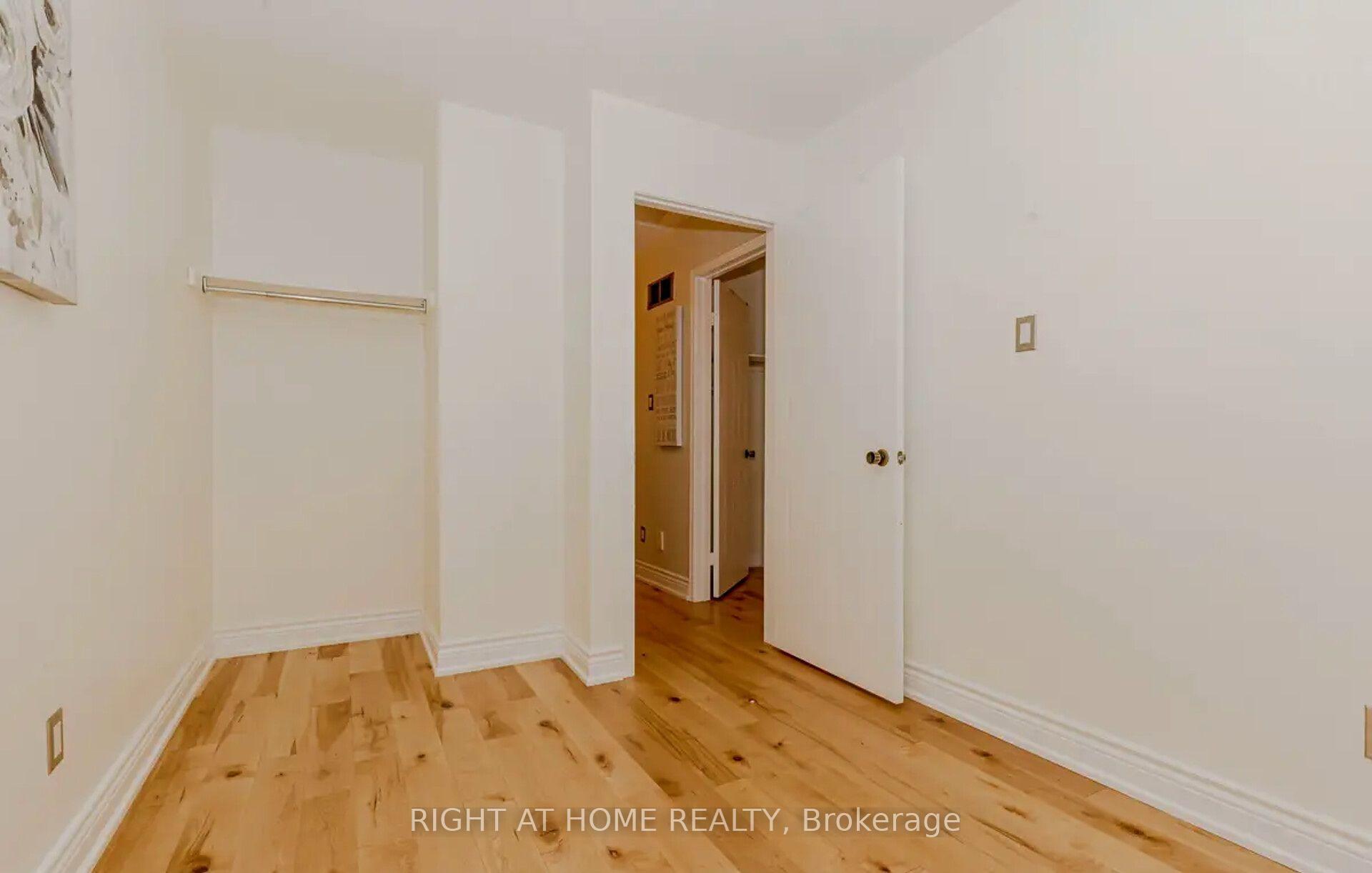 Photo 20 of 1444 Prince John Circle, Oakville, Clearview — HOMEH