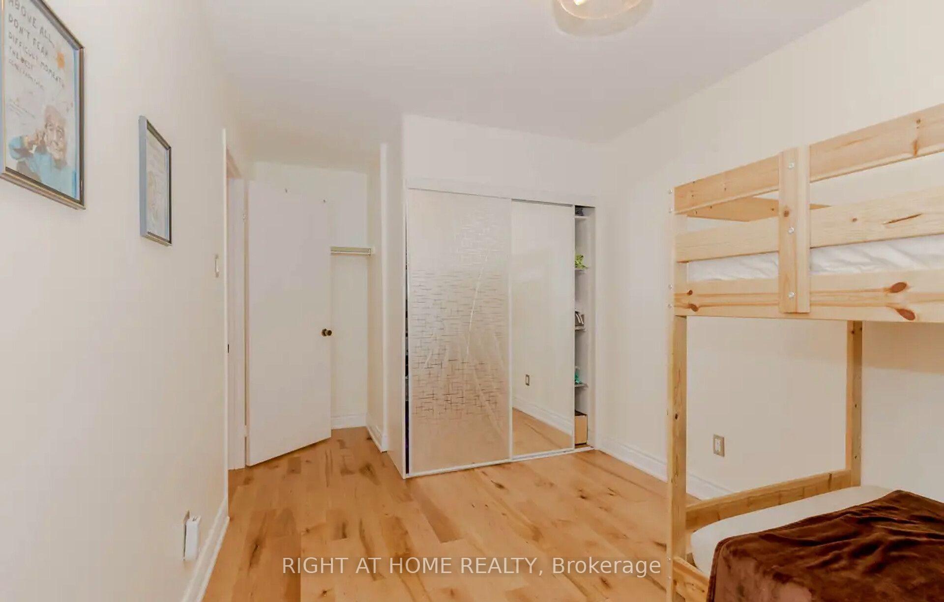 Photo 22 of 1444 Prince John Circle, Oakville, Clearview — HOMEH