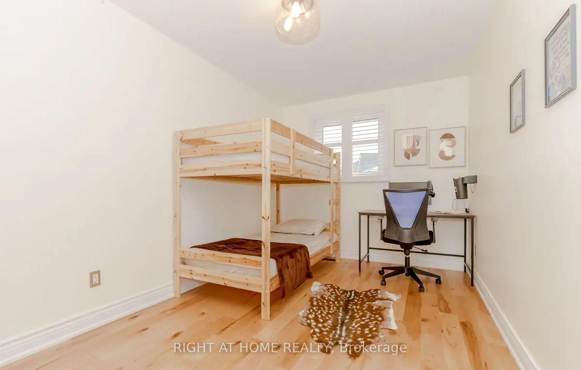 Photo 23 of 1444 Prince John Circle, Oakville, Clearview — HOMEH