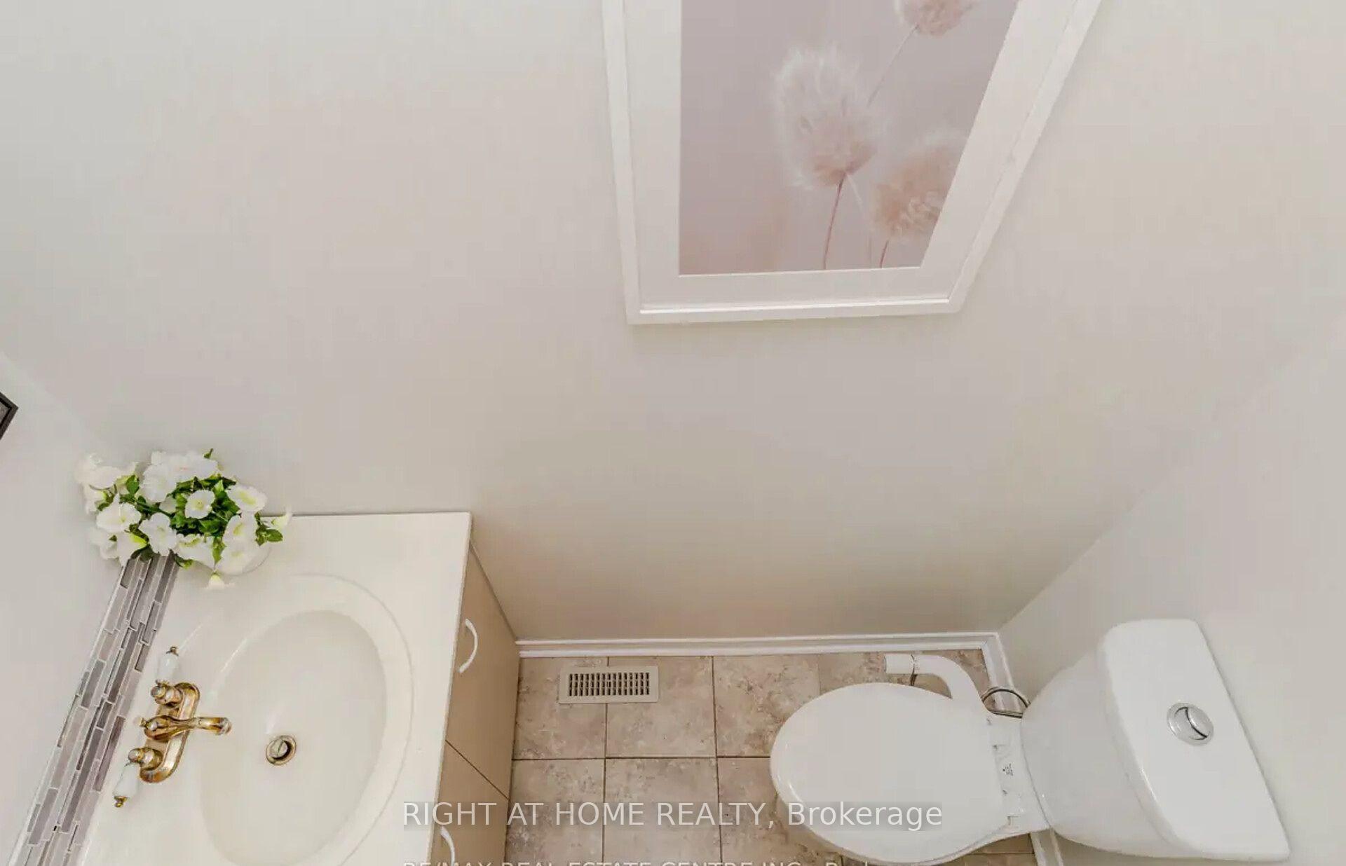 Photo 25 of 1444 Prince John Circle, Oakville, Clearview — HOMEH