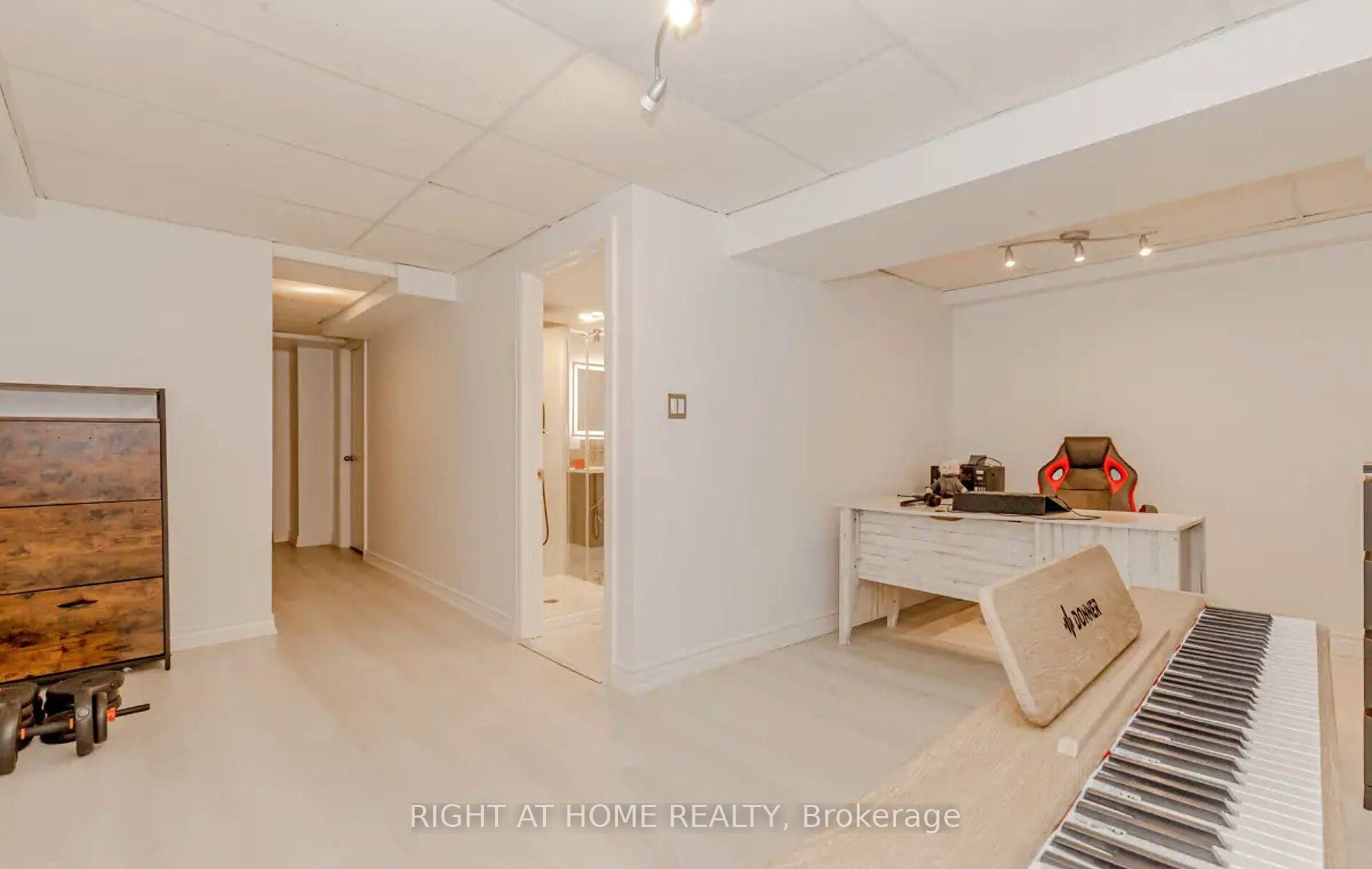 Photo 29 of 1444 Prince John Circle, Oakville, Clearview — HOMEH
