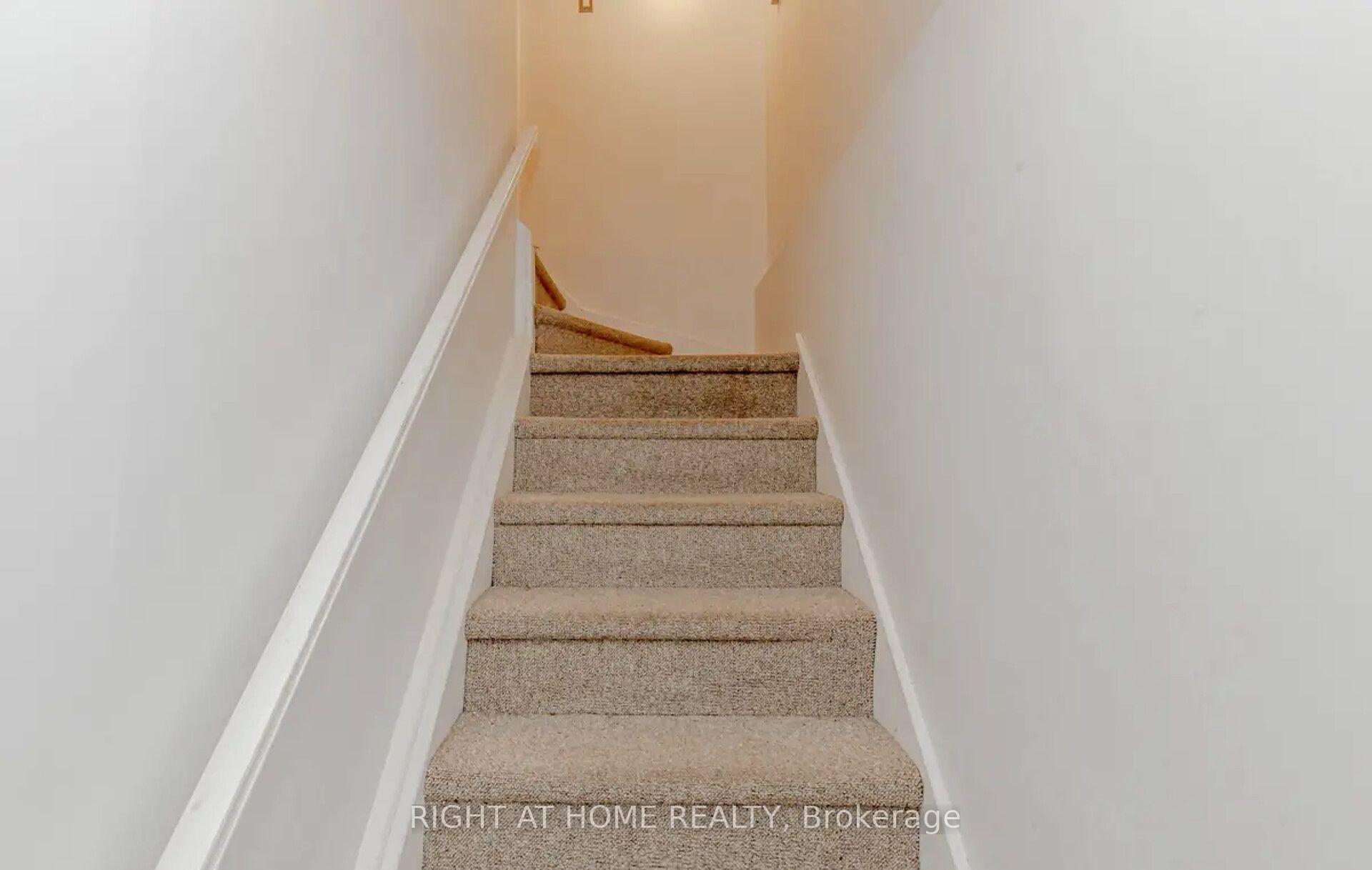 Photo 32 of 1444 Prince John Circle, Oakville, Clearview — HOMEH