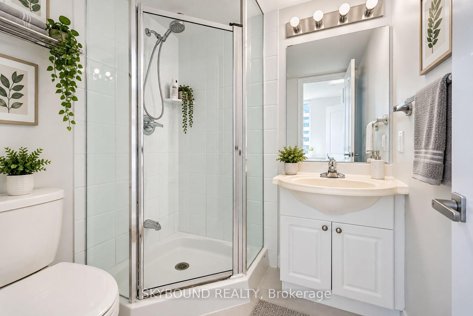 Photo 10 of Unit 1702, 33 Elm Drive W, Mississauga, City Centre — HOMEH