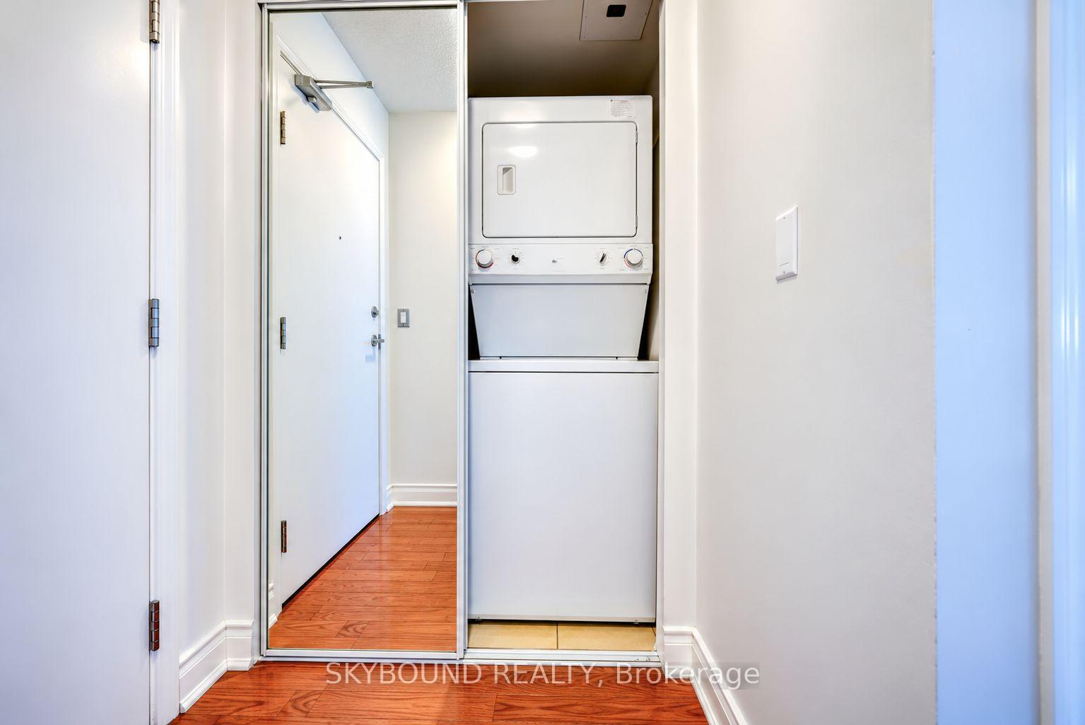 Photo 14 of Unit 1702, 33 Elm Drive W, Mississauga, City Centre — HOMEH