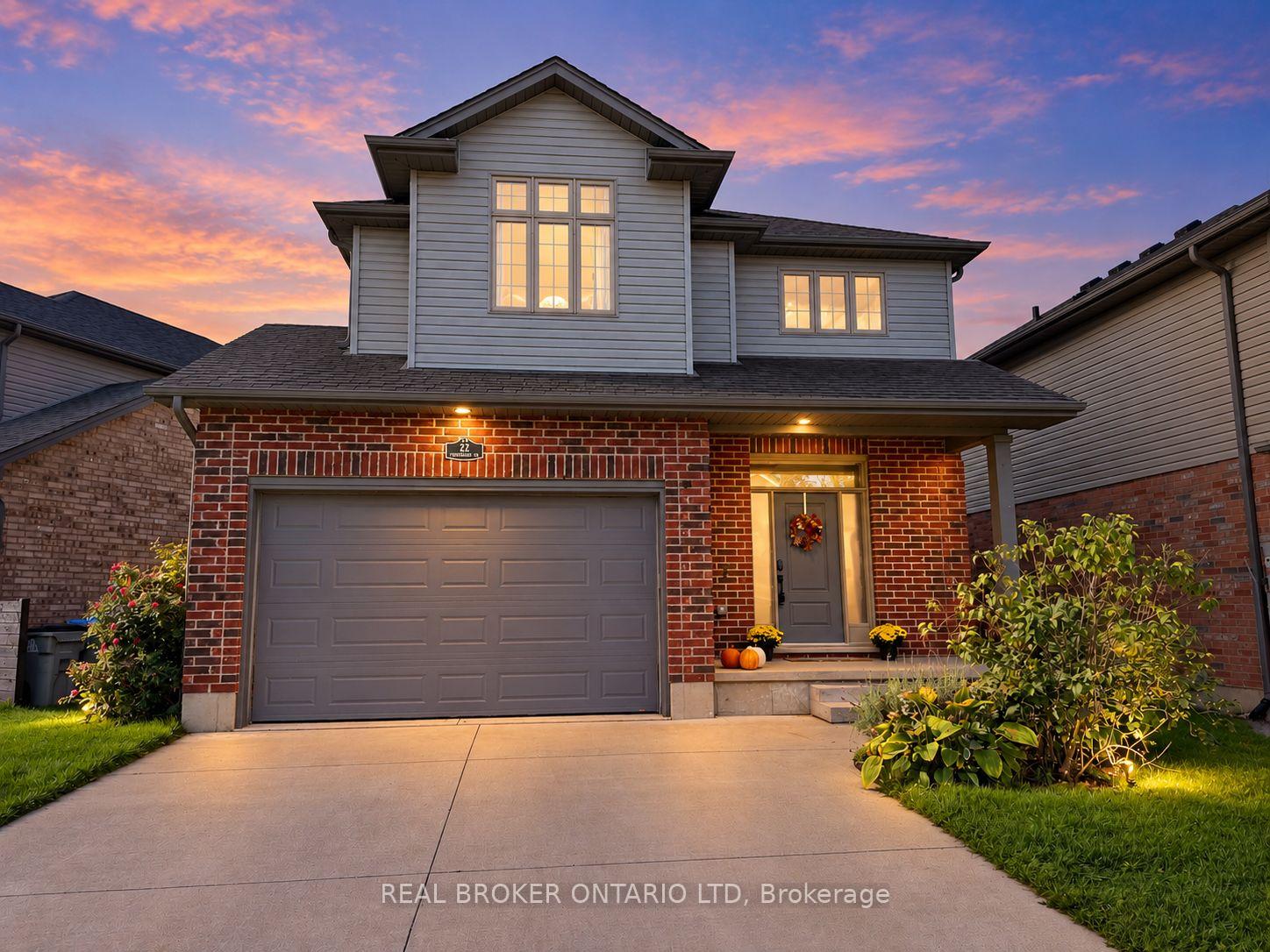 Photo 2 of 22 Queensway Drive, Strathroy-Caradoc, SE — HOMEH