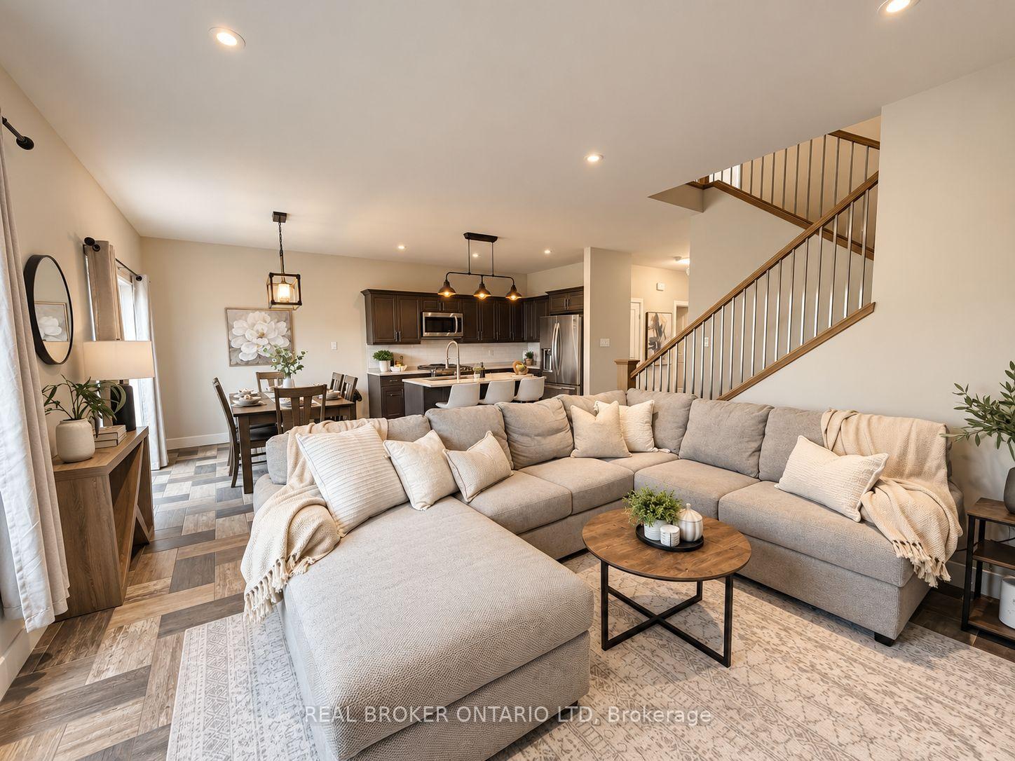 Photo 5 of 22 Queensway Drive, Strathroy-Caradoc, SE — HOMEH