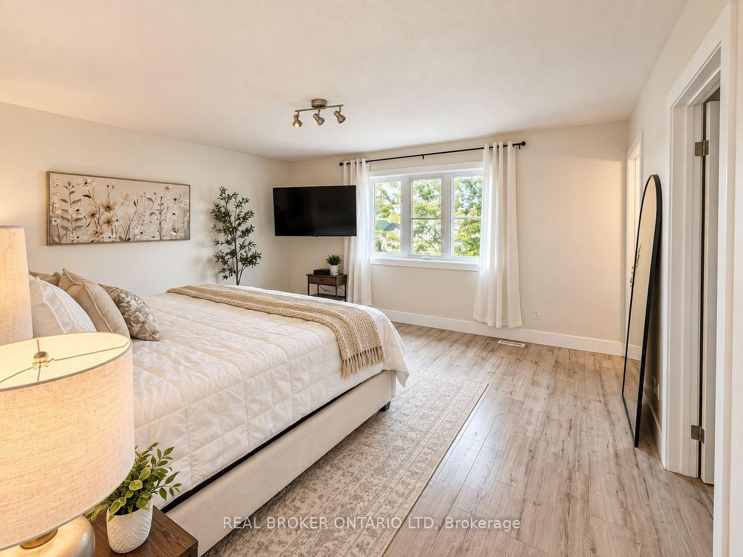 Photo 11 of 22 Queensway Drive, Strathroy-Caradoc, SE — HOMEH