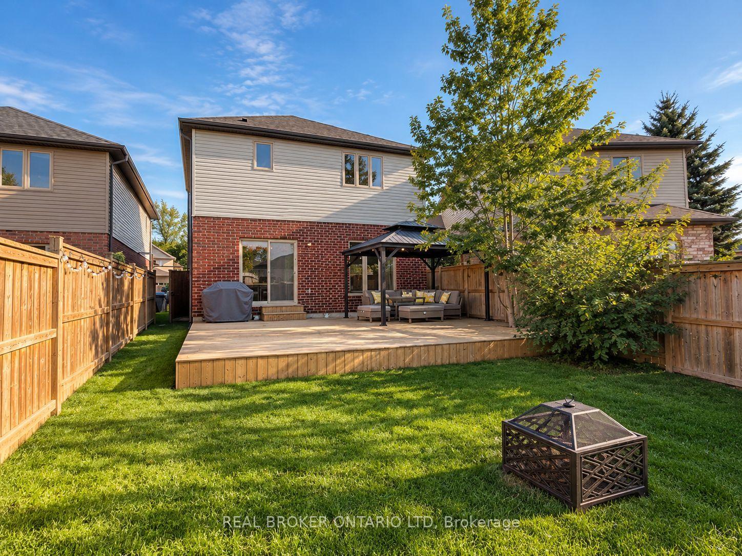 Photo 20 of 22 Queensway Drive, Strathroy-Caradoc, SE — HOMEH