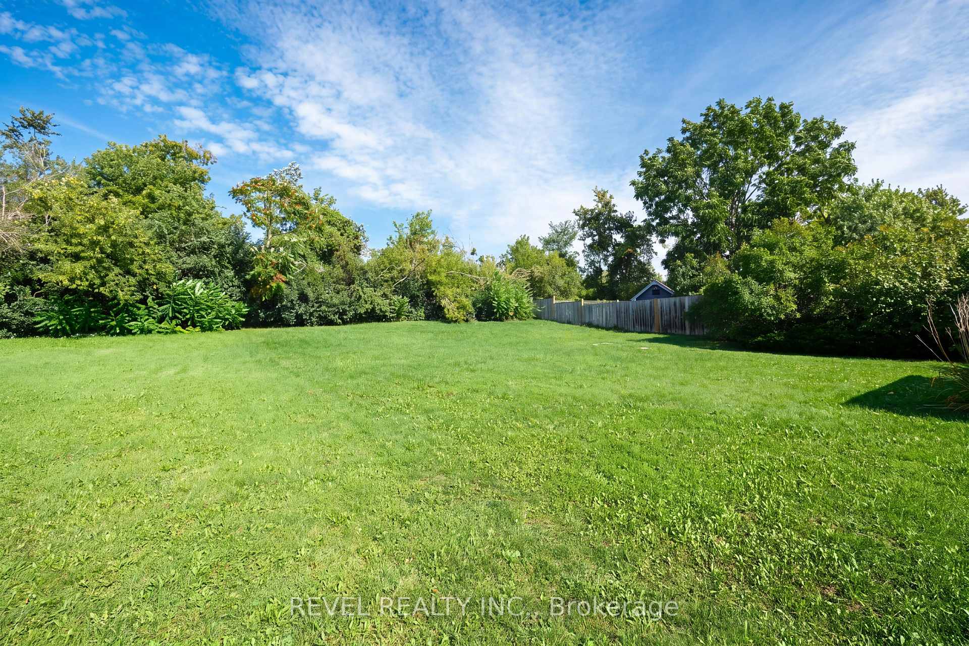 Photo 3 of 176 Towerhill Road, Peterborough, Northcrest Ward 5 — HOMEH