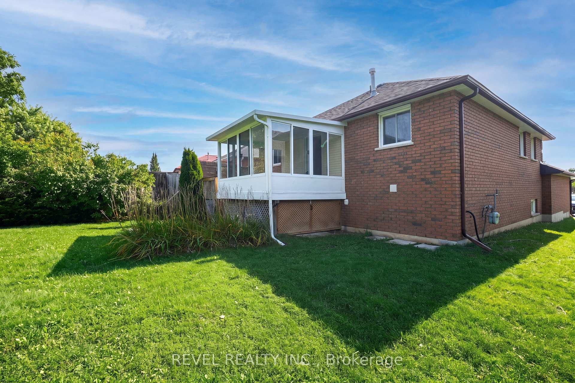 Photo 16 of 176 Towerhill Road, Peterborough, Northcrest Ward 5 — HOMEH