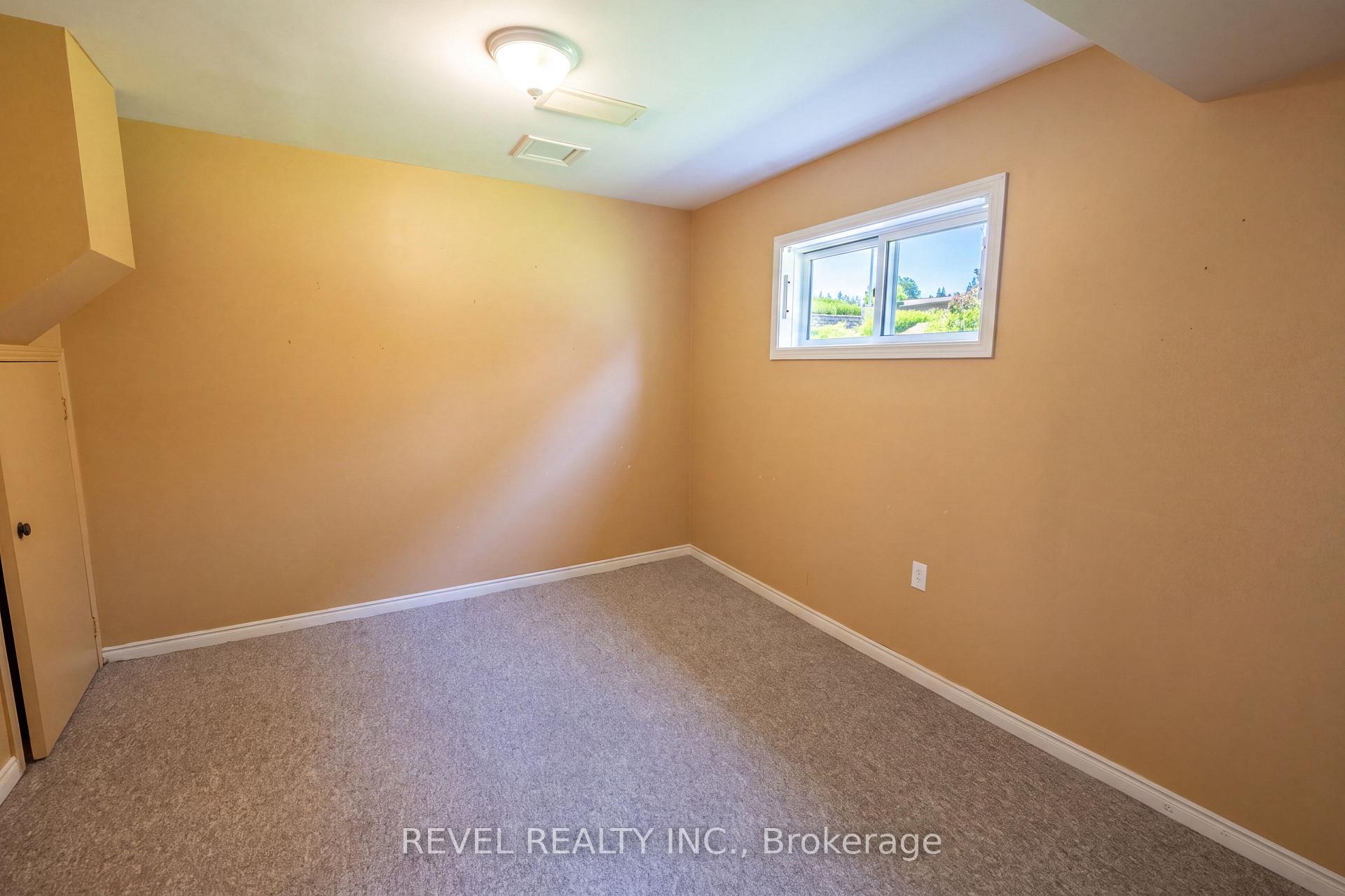 Photo 21 of 176 Towerhill Road, Peterborough, Northcrest Ward 5 — HOMEH