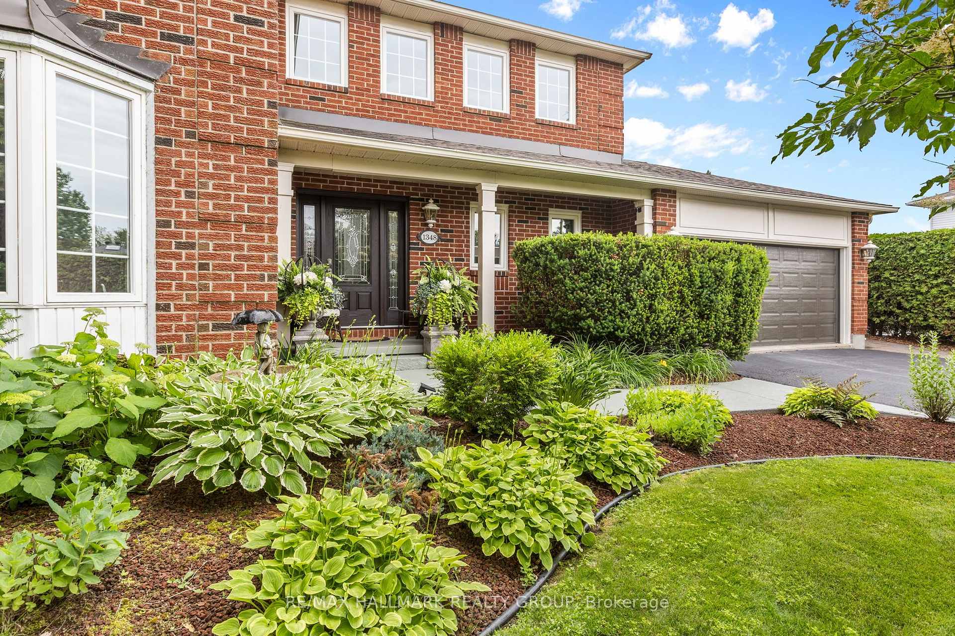 Photo 2 of 1348 Turner Crescent, Ottawa, Bilberry Creek/Queenswood Heights — HOMEH