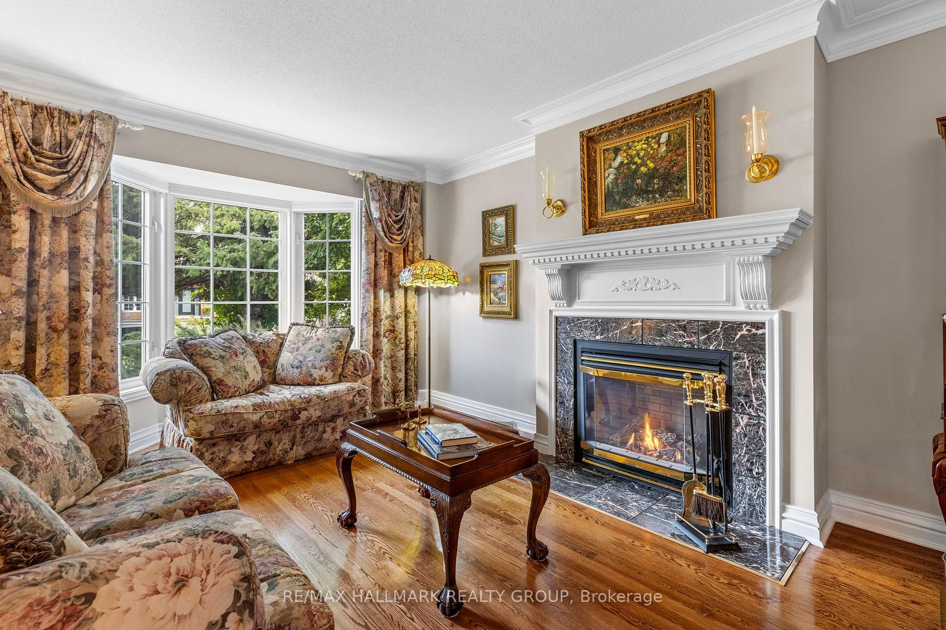 Photo 10 of 1348 Turner Crescent, Ottawa, Bilberry Creek/Queenswood Heights — HOMEH