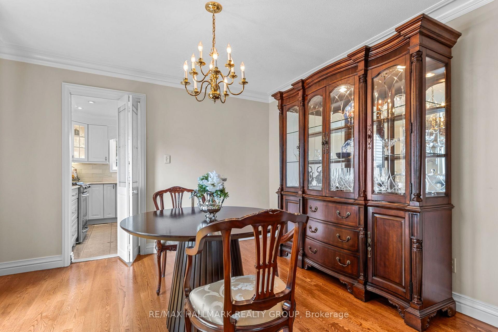 Photo 12 of 1348 Turner Crescent, Ottawa, Bilberry Creek/Queenswood Heights — HOMEH