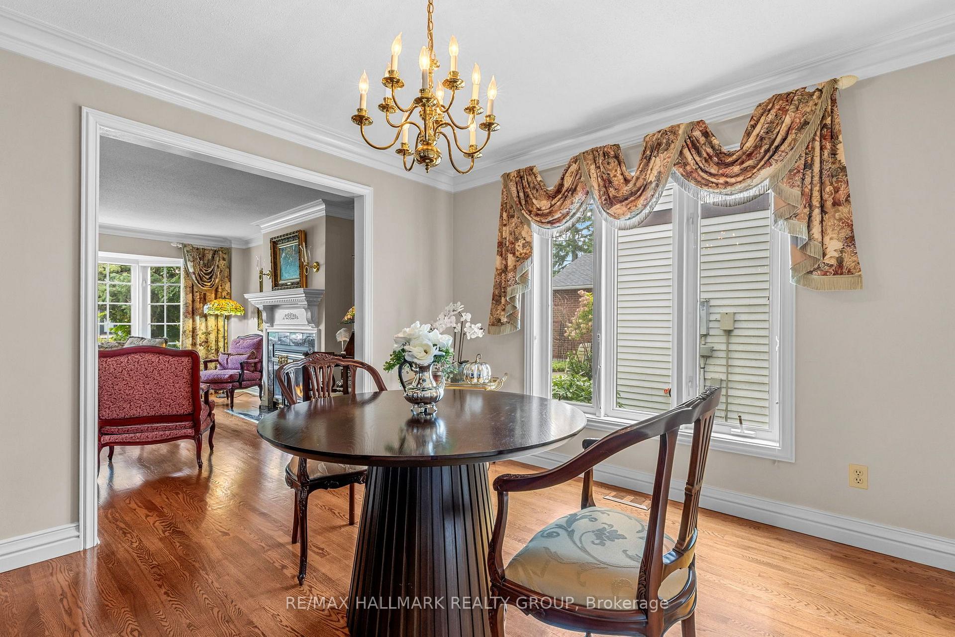 Photo 13 of 1348 Turner Crescent, Ottawa, Bilberry Creek/Queenswood Heights — HOMEH