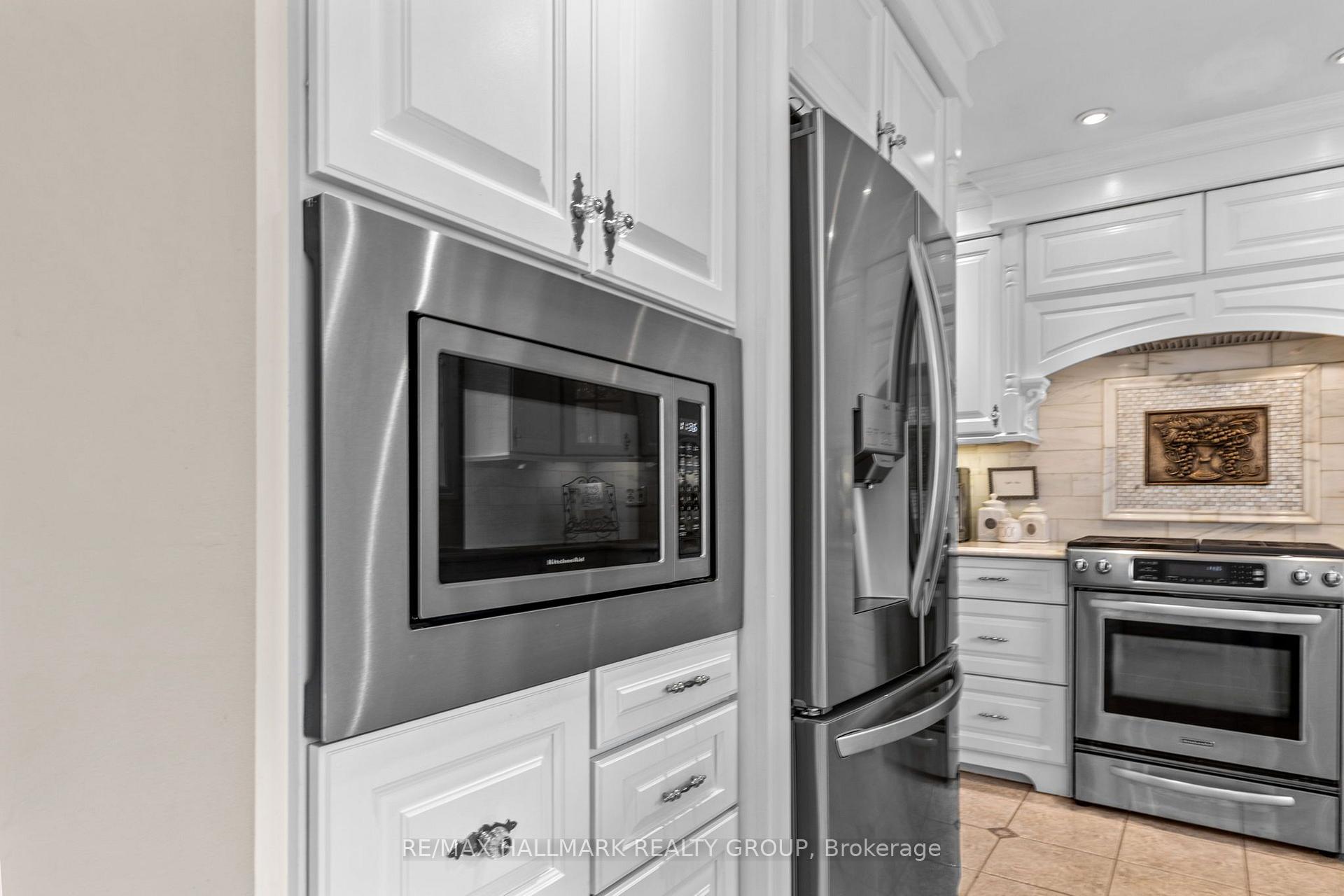 Photo 17 of 1348 Turner Crescent, Ottawa, Bilberry Creek/Queenswood Heights — HOMEH