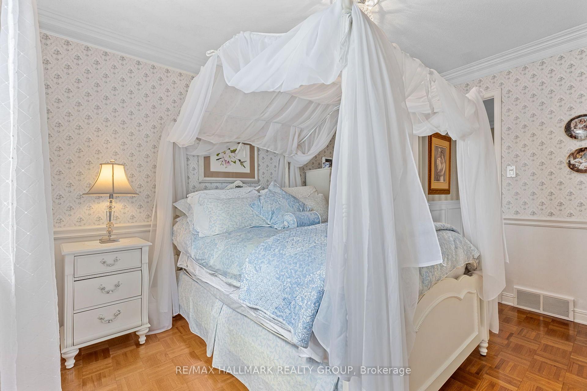 Photo 33 of 1348 Turner Crescent, Ottawa, Bilberry Creek/Queenswood Heights — HOMEH