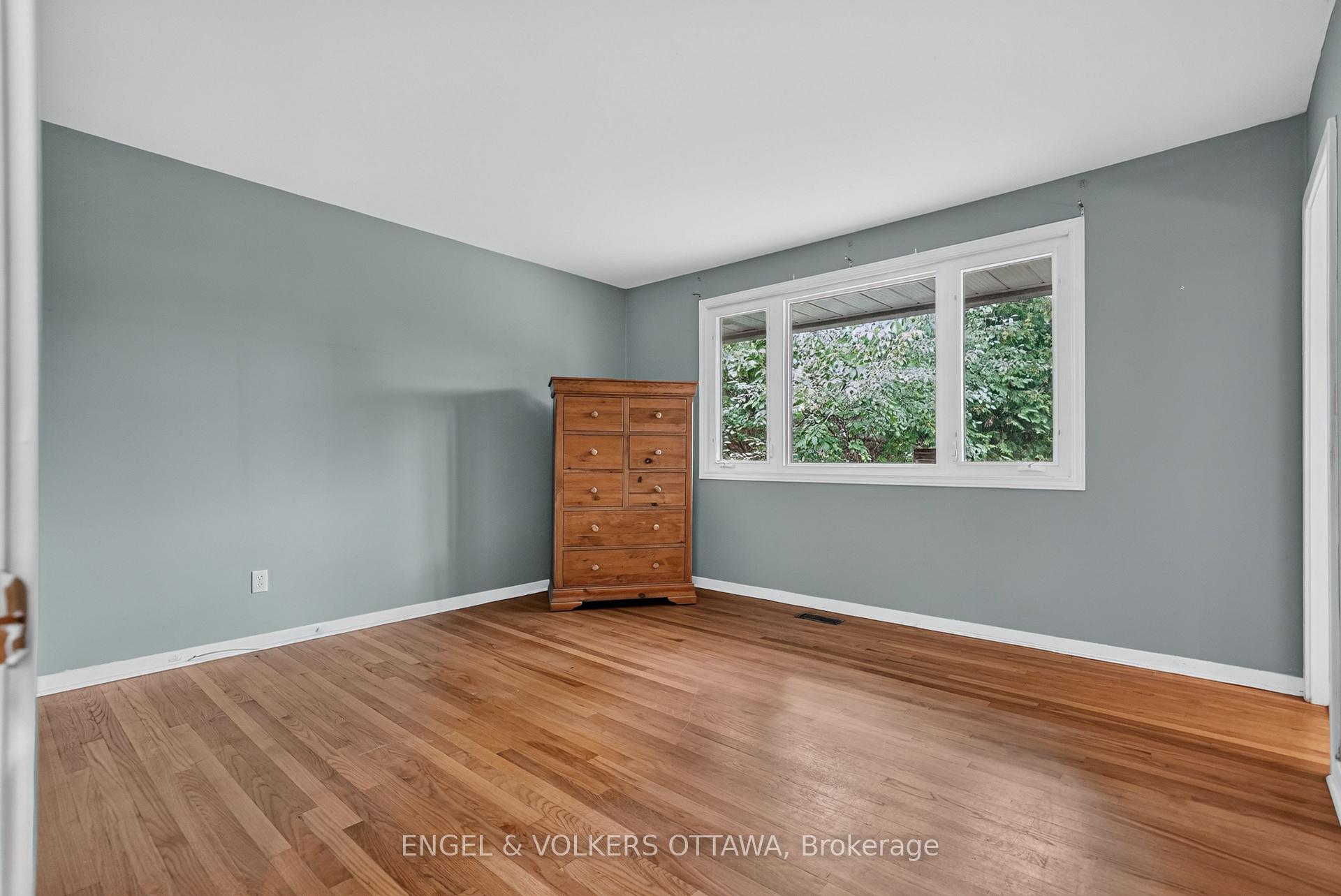 Photo 27 of 2642 Marble Crescent, Ottawa, Mooneys Bay/Riverside Park — HOMEH