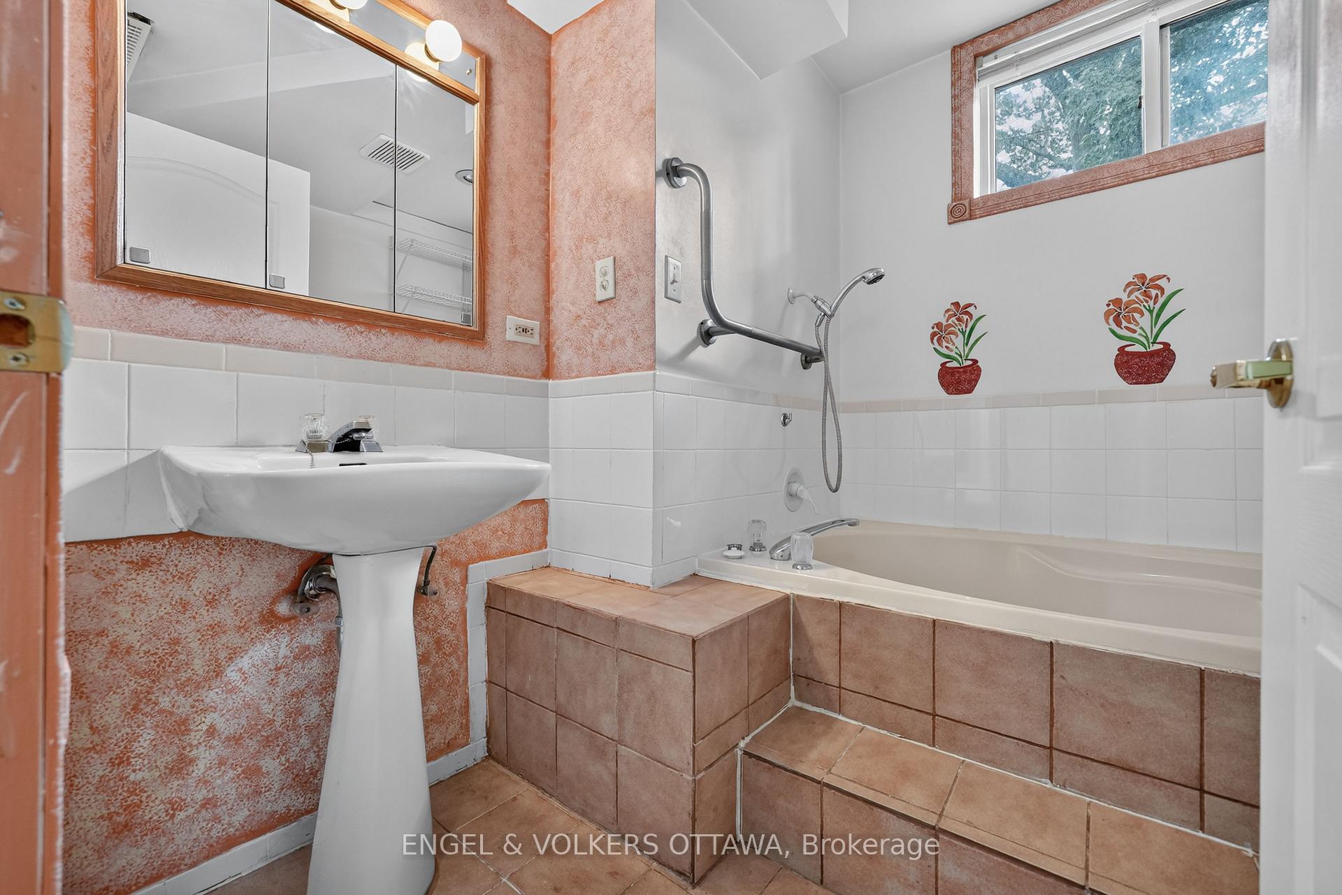 Photo 39 of 2642 Marble Crescent, Ottawa, Mooneys Bay/Riverside Park — HOMEH