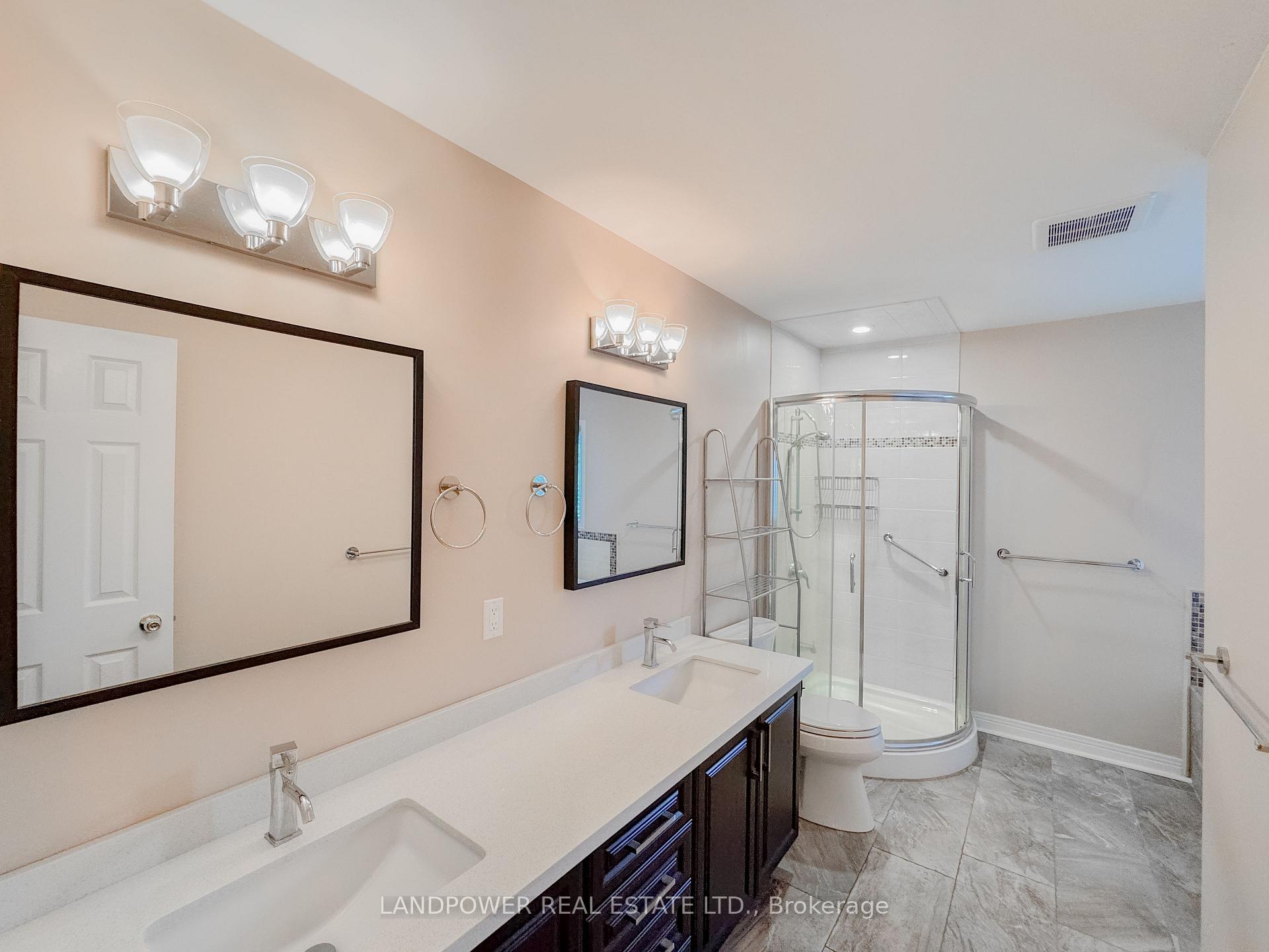 Photo 16 of 125 Brownstone Circle, Vaughan, Crestwood-Springfarm-Yorkhill — HOMEH