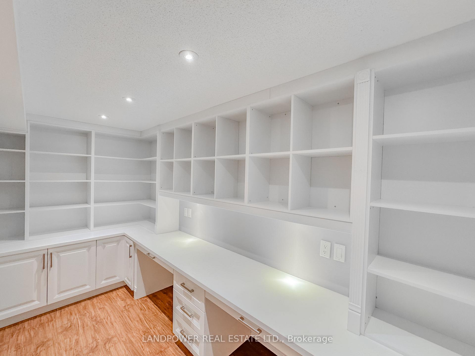 Photo 25 of 125 Brownstone Circle, Vaughan, Crestwood-Springfarm-Yorkhill — HOMEH