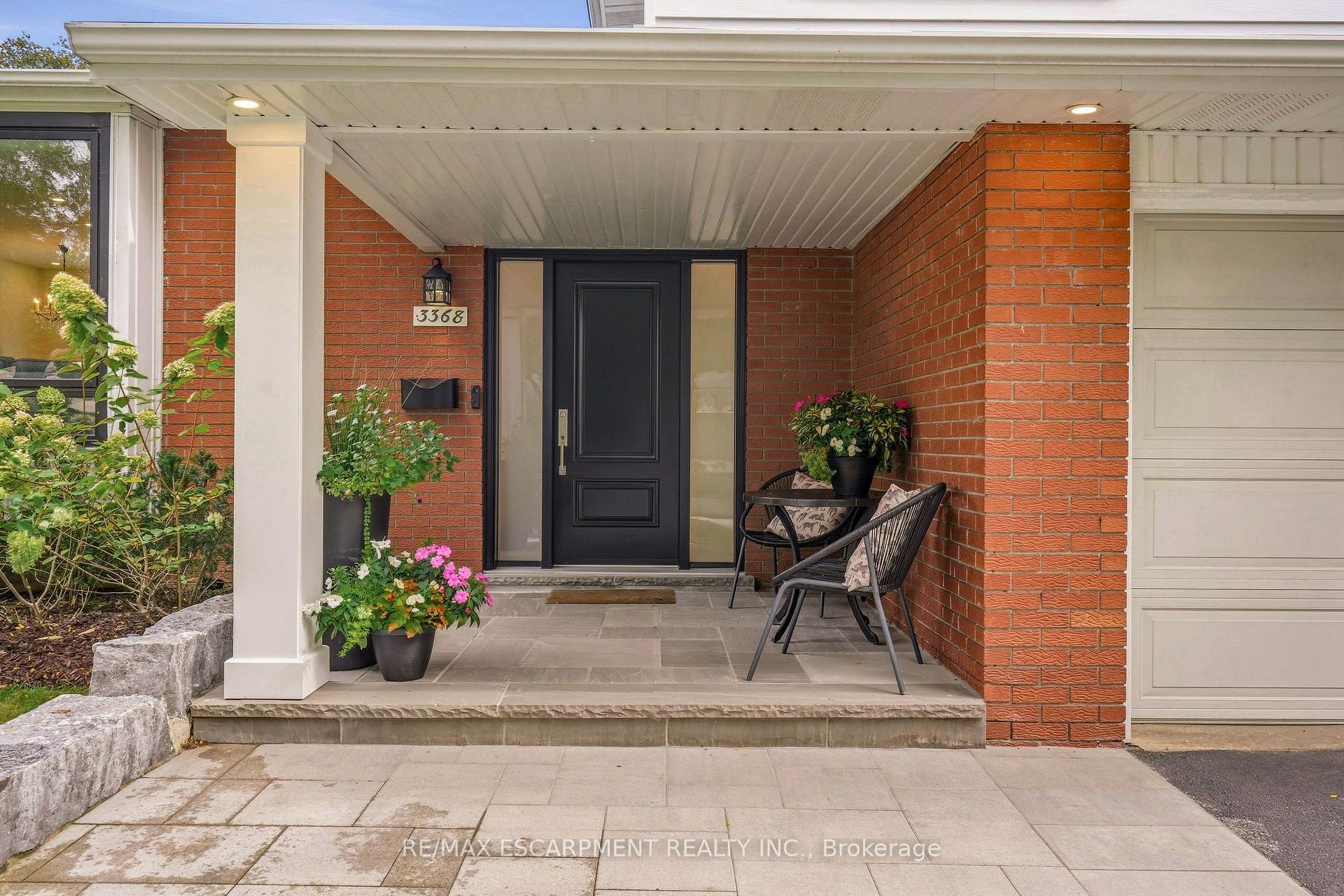 Photo 2 of 3368 Guildwood Drive, Burlington, Roseland — HOMEH