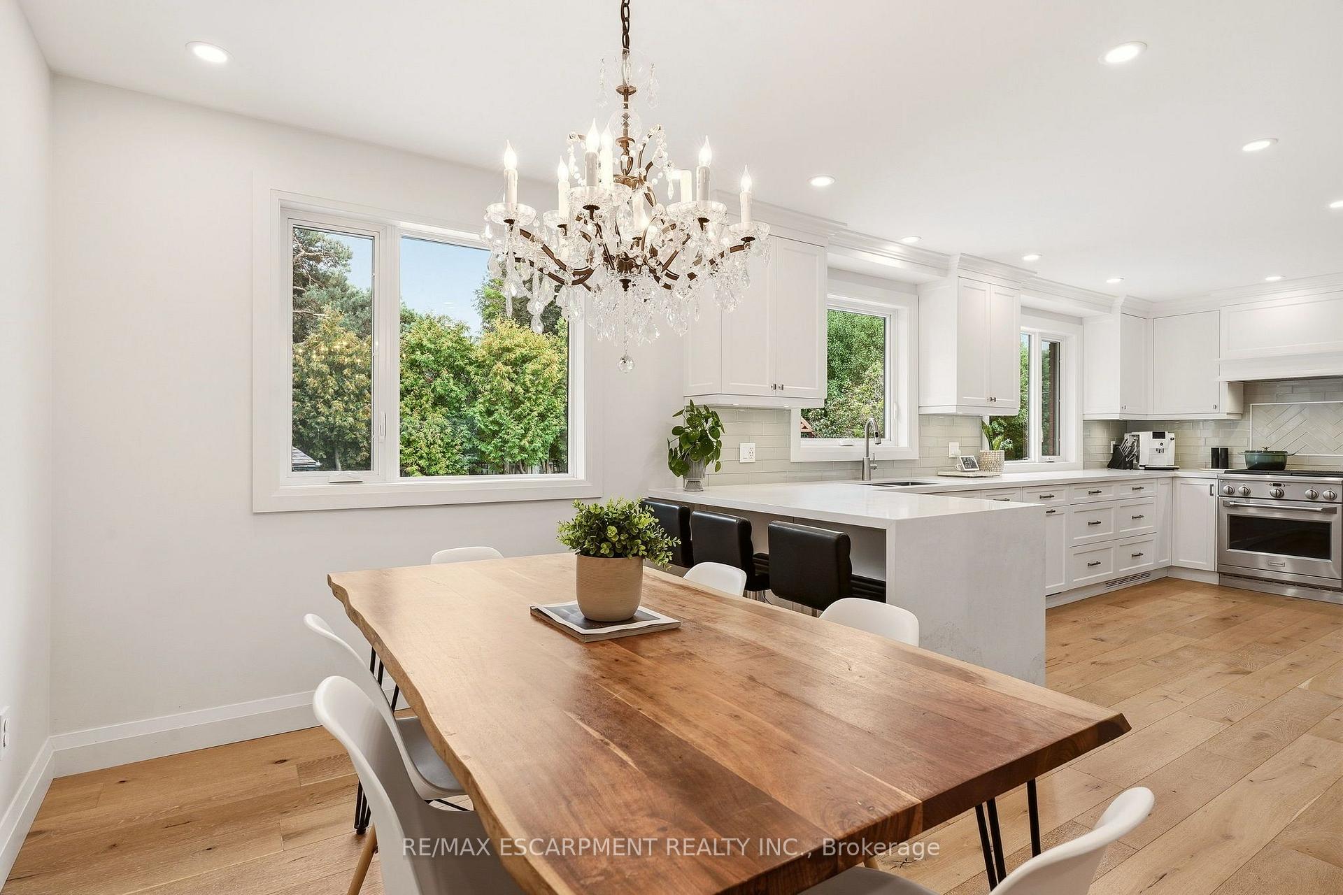 Photo 11 of 3368 Guildwood Drive, Burlington, Roseland — HOMEH