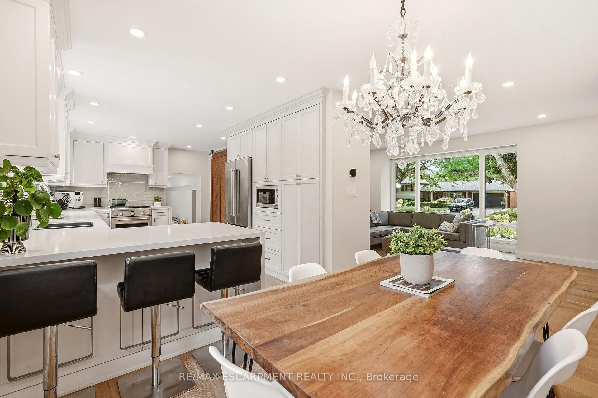 Photo 12 of 3368 Guildwood Drive, Burlington, Roseland — HOMEH