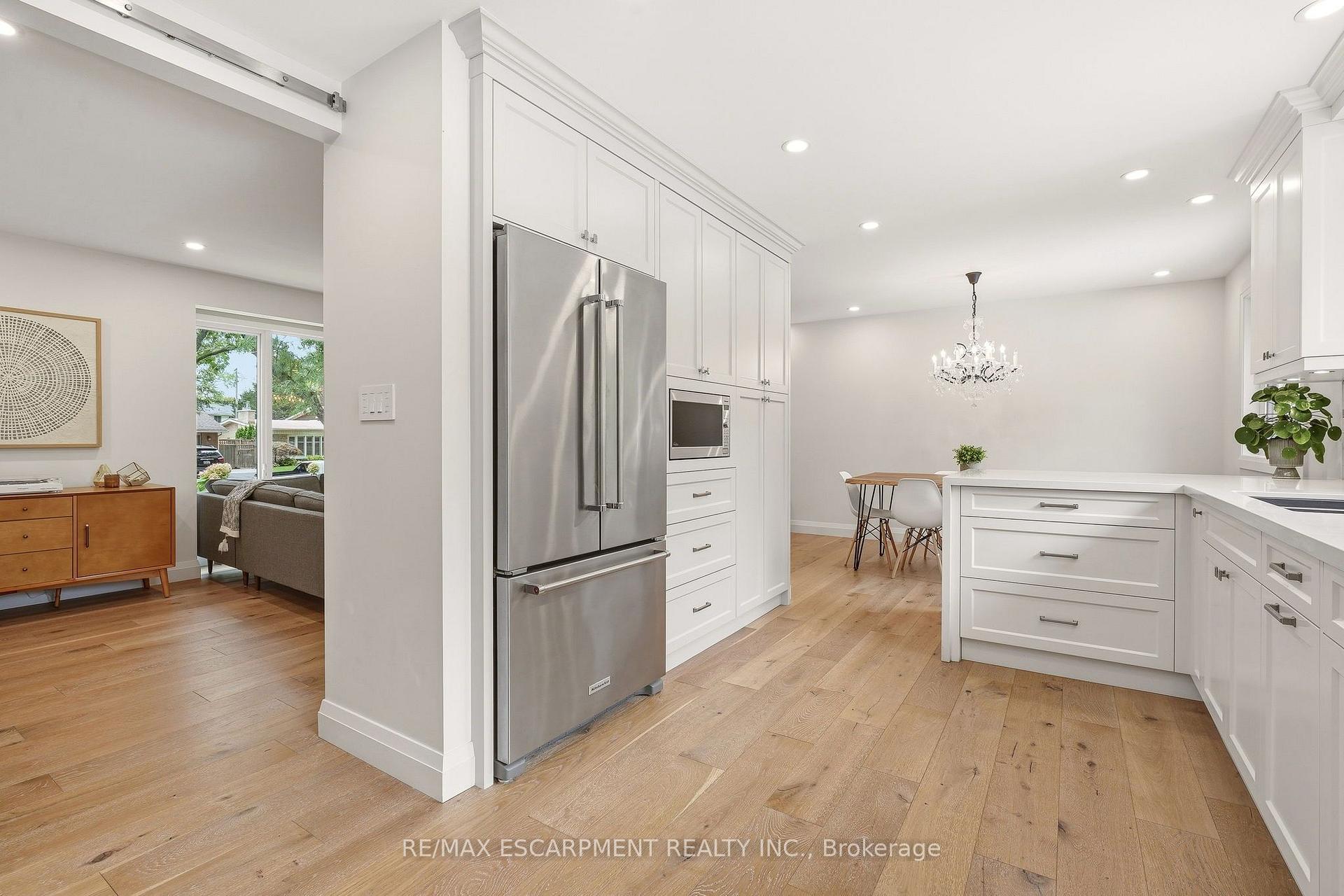 Photo 16 of 3368 Guildwood Drive, Burlington, Roseland — HOMEH