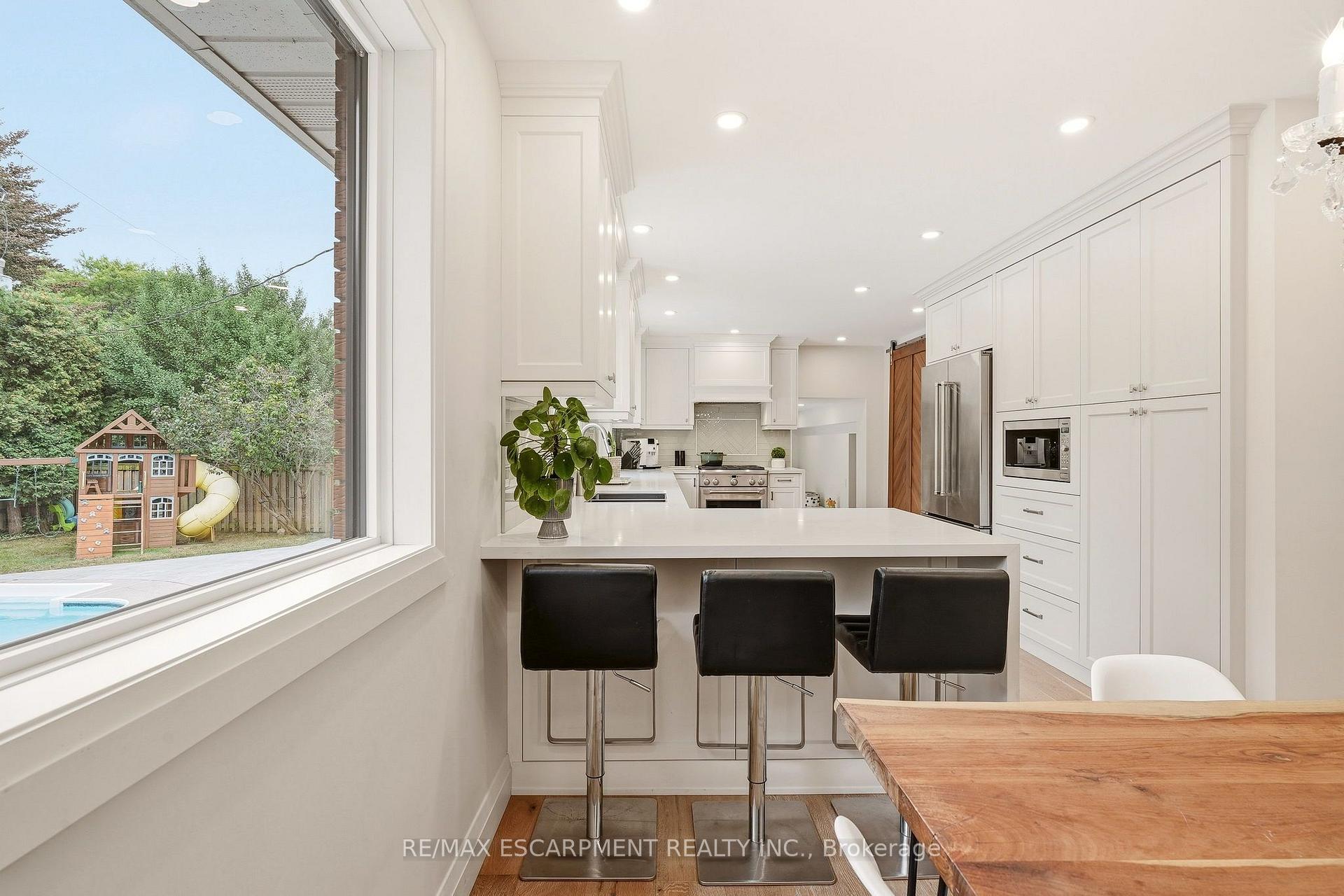 Photo 19 of 3368 Guildwood Drive, Burlington, Roseland — HOMEH