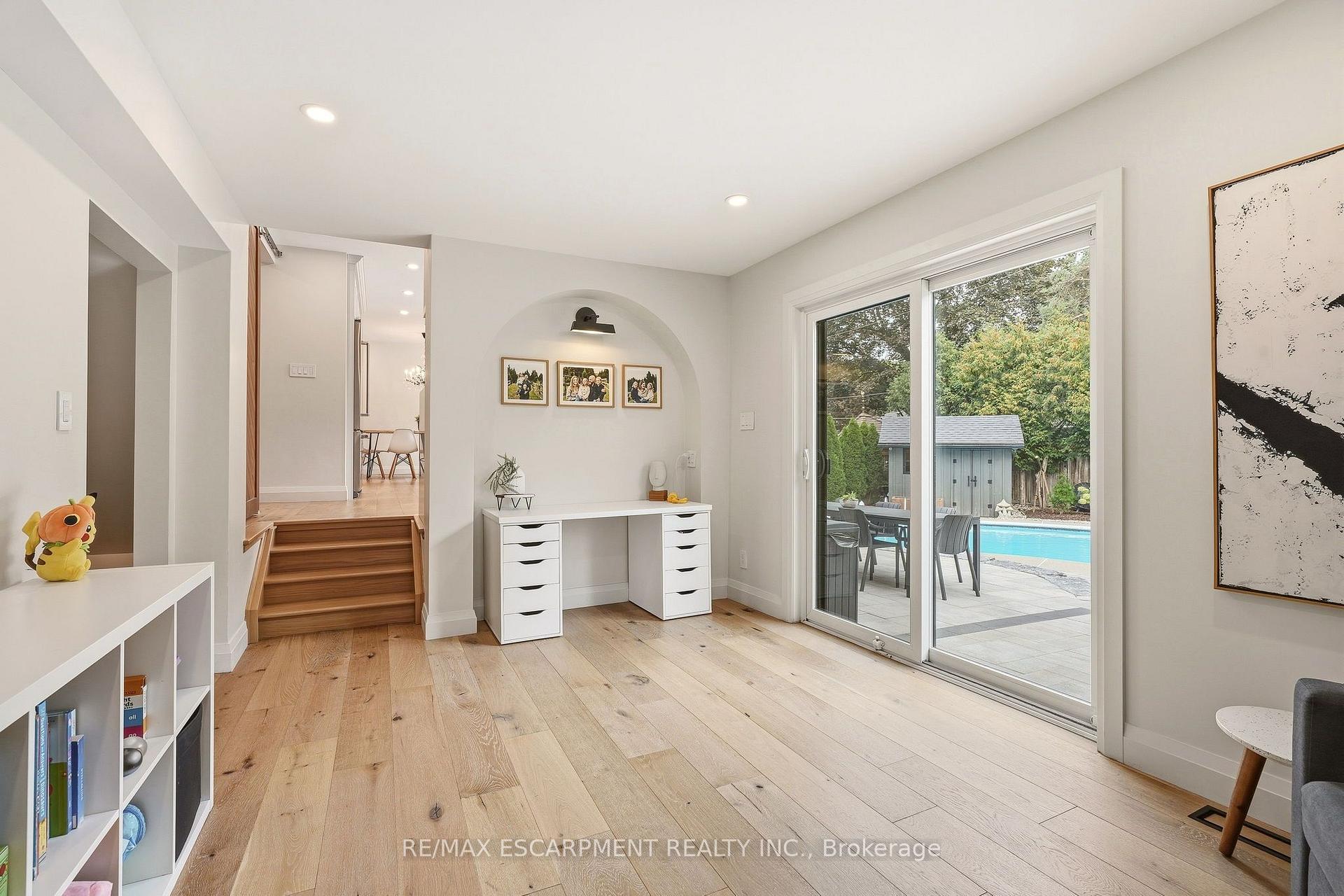 Photo 22 of 3368 Guildwood Drive, Burlington, Roseland — HOMEH