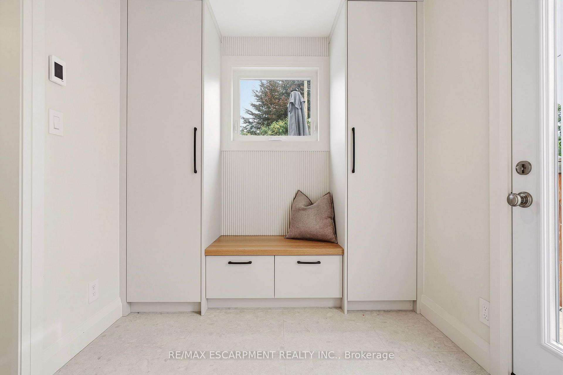 Photo 25 of 3368 Guildwood Drive, Burlington, Roseland — HOMEH