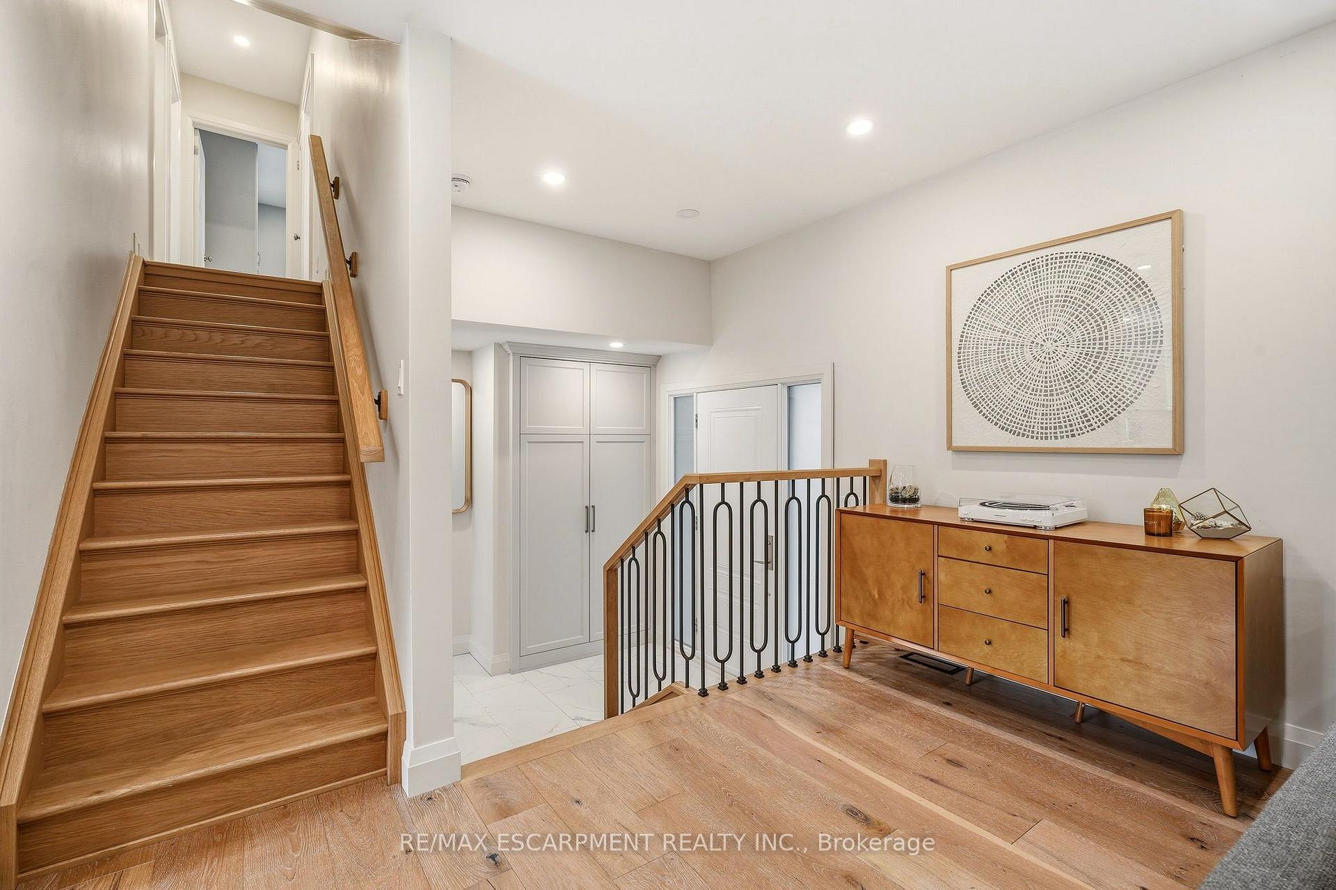 Photo 28 of 3368 Guildwood Drive, Burlington, Roseland — HOMEH