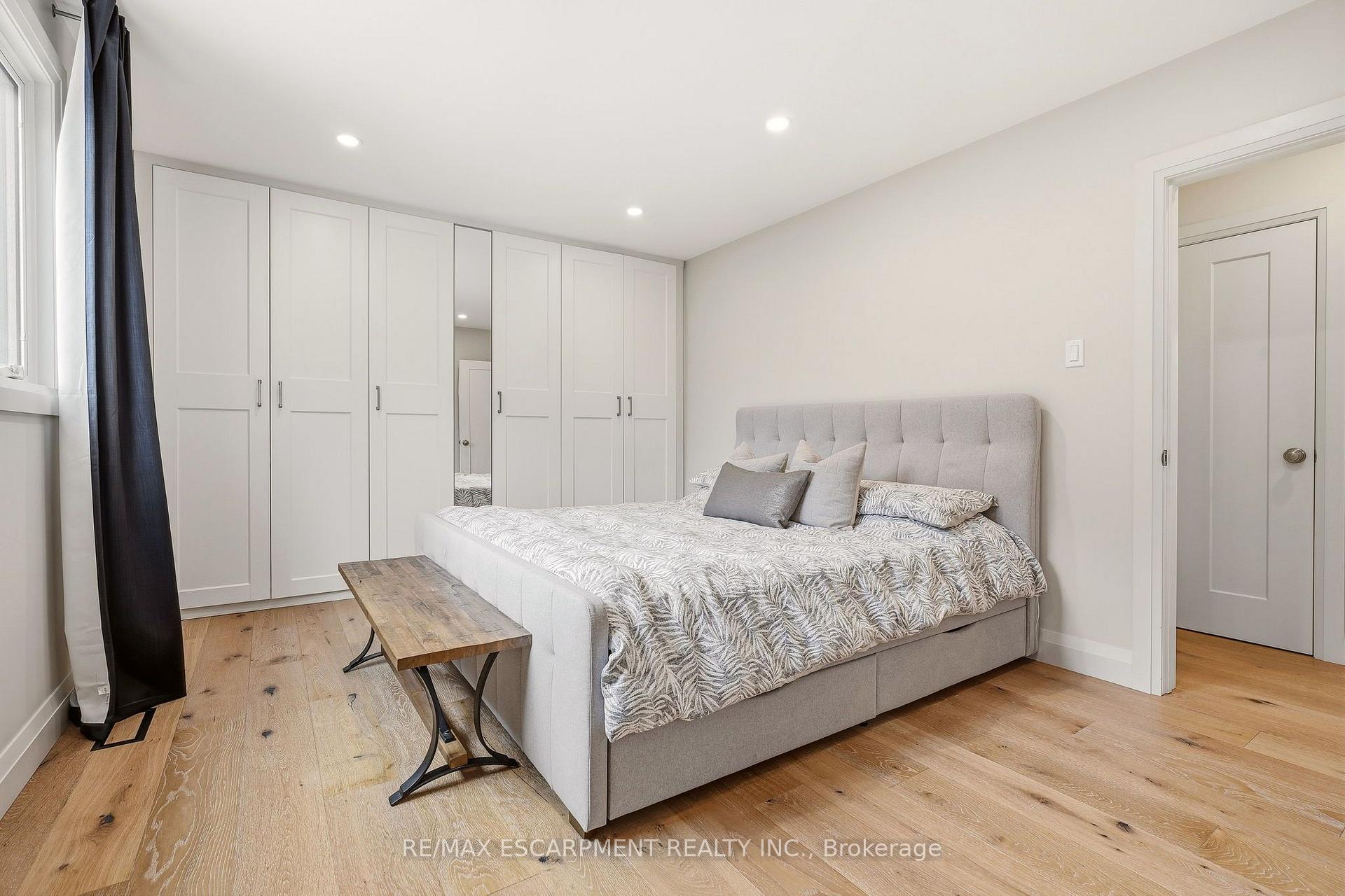 Photo 30 of 3368 Guildwood Drive, Burlington, Roseland — HOMEH