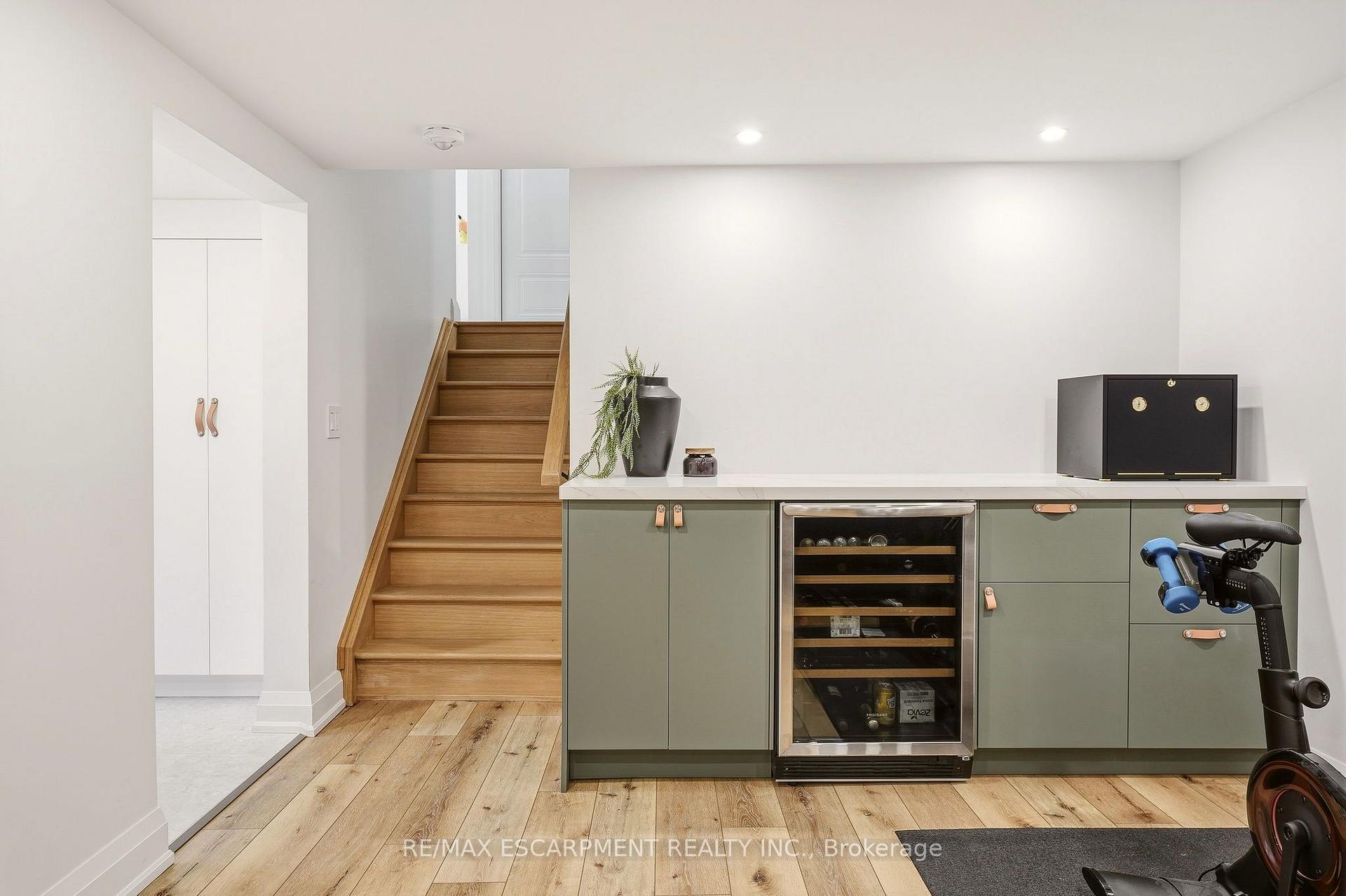 Photo 37 of 3368 Guildwood Drive, Burlington, Roseland — HOMEH