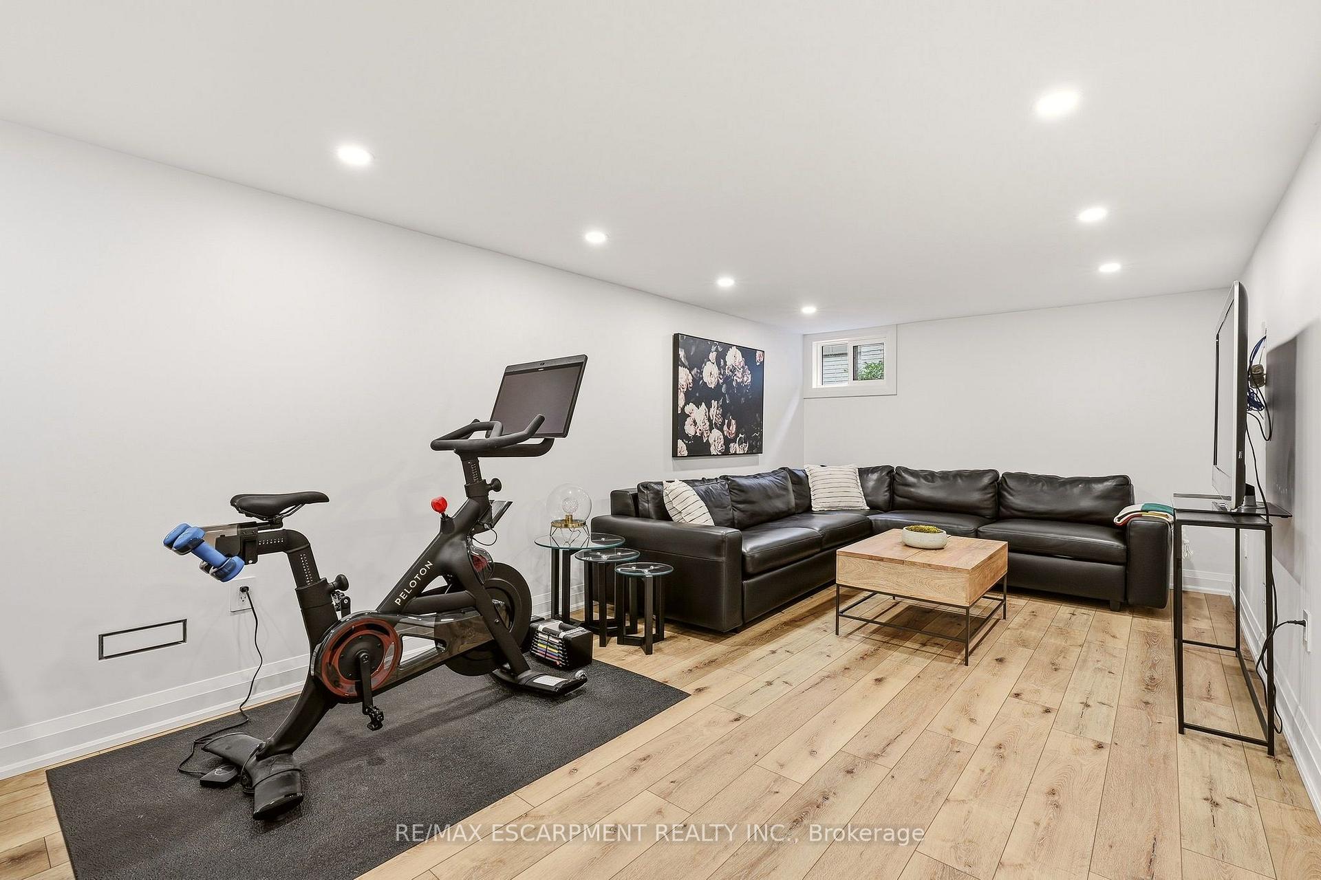 Photo 38 of 3368 Guildwood Drive, Burlington, Roseland — HOMEH