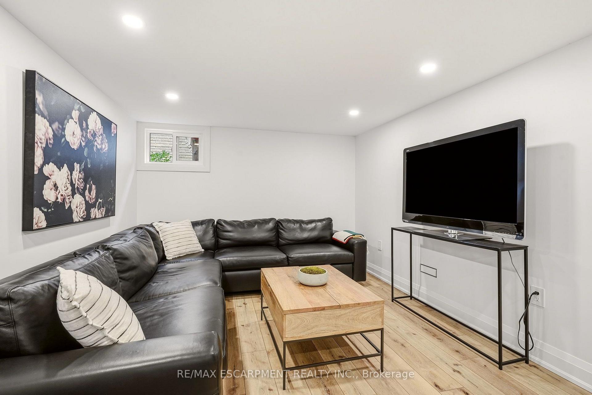 Photo 39 of 3368 Guildwood Drive, Burlington, Roseland — HOMEH