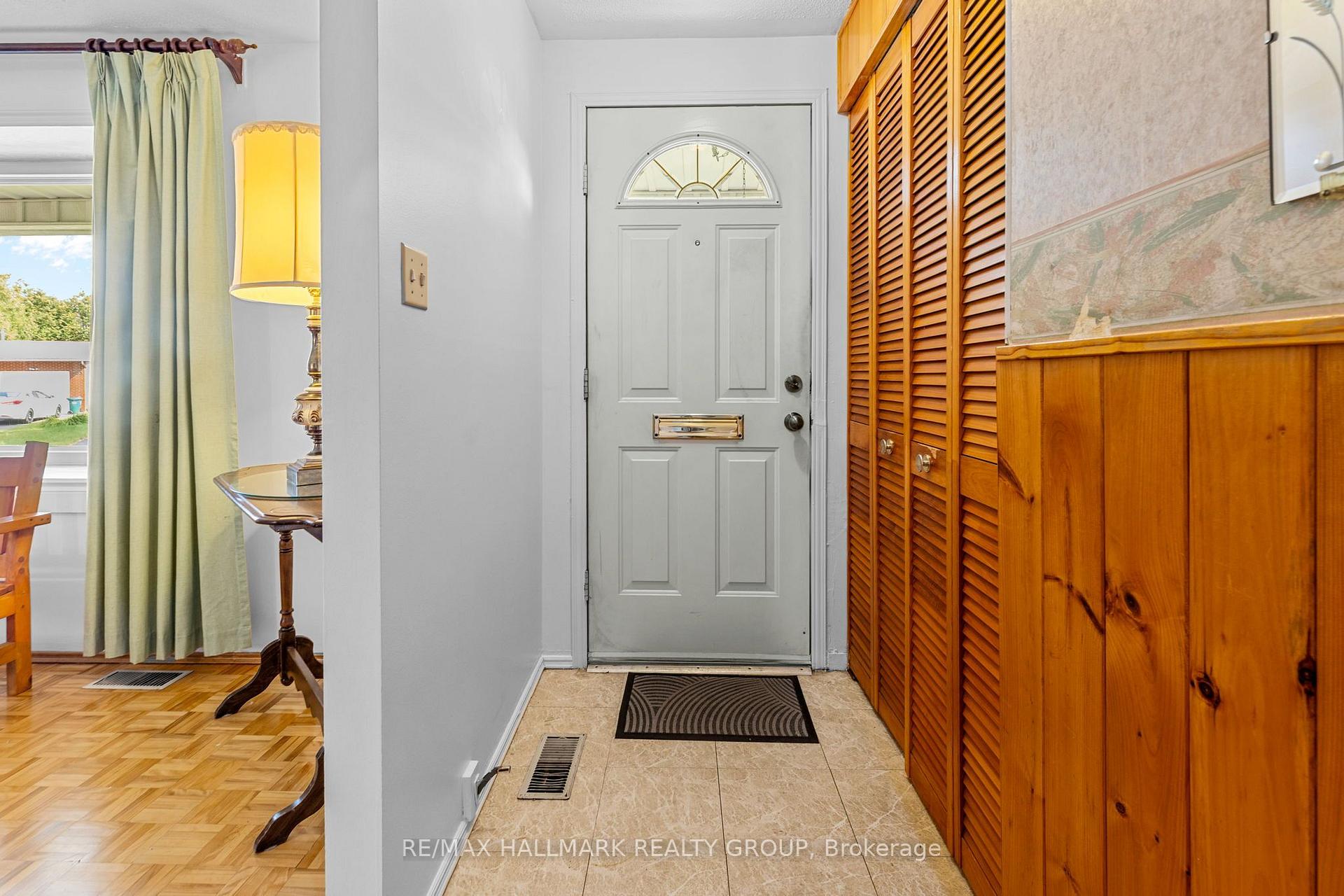Photo 6 of 2376 Blackstone Crescent, Ottawa, Elmvale Acres — HOMEH