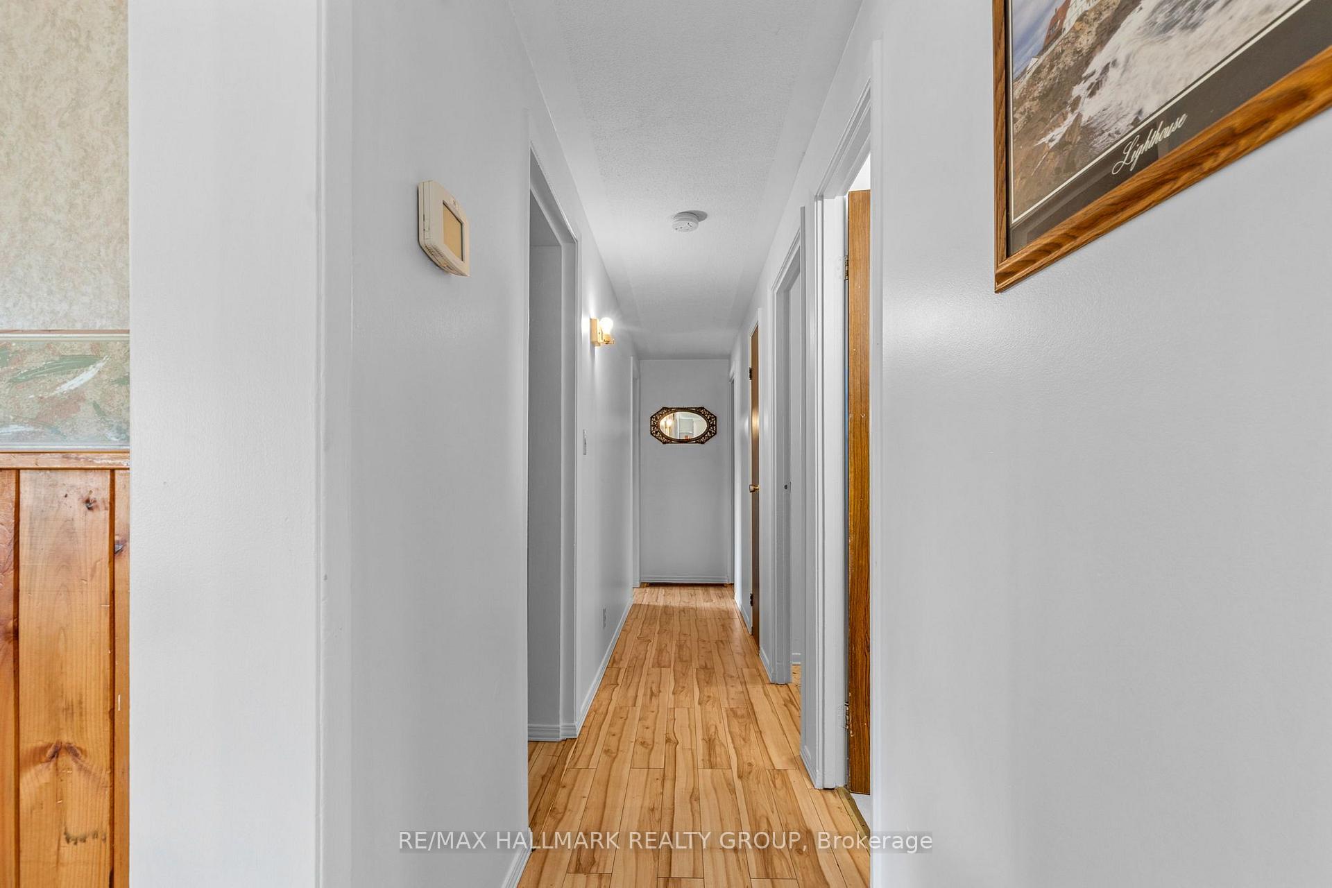 Photo 14 of 2376 Blackstone Crescent, Ottawa, Elmvale Acres — HOMEH